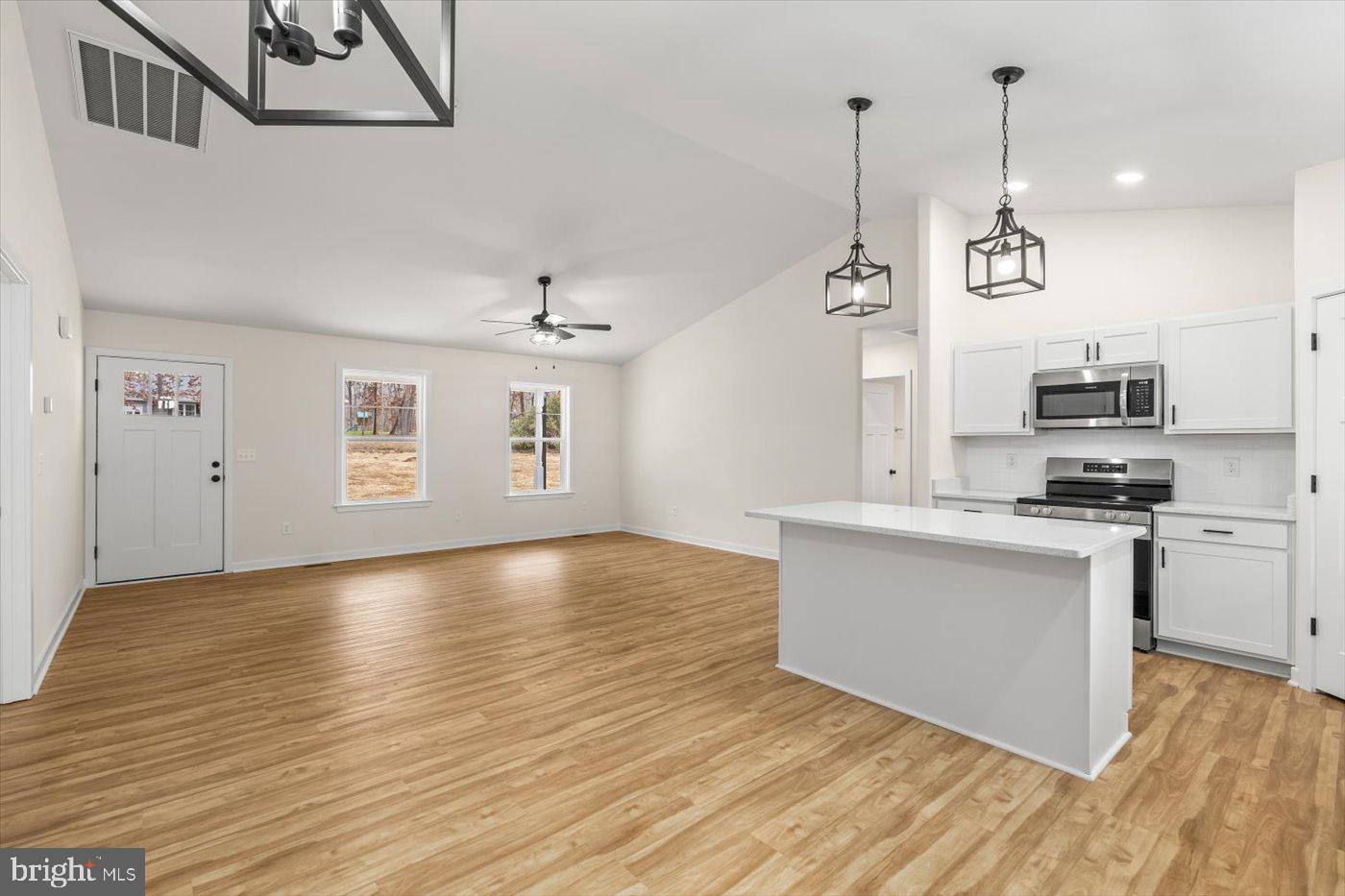 PINE HARBOUR - Residential