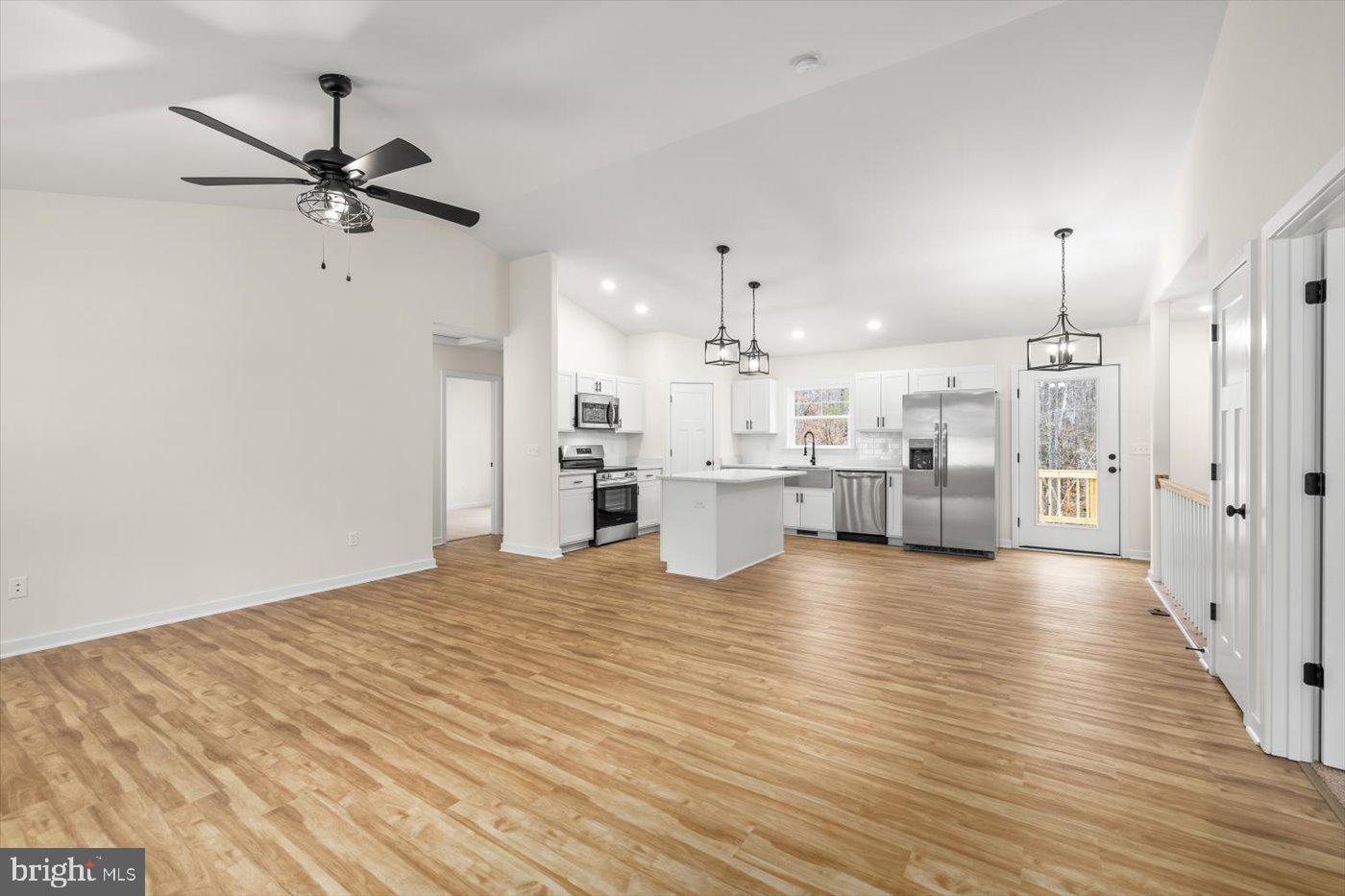 PINE HARBOUR - Residential