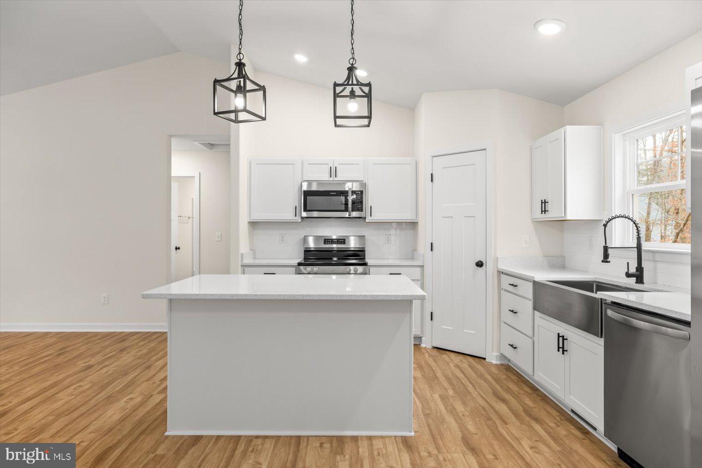 PINE HARBOUR - Residential