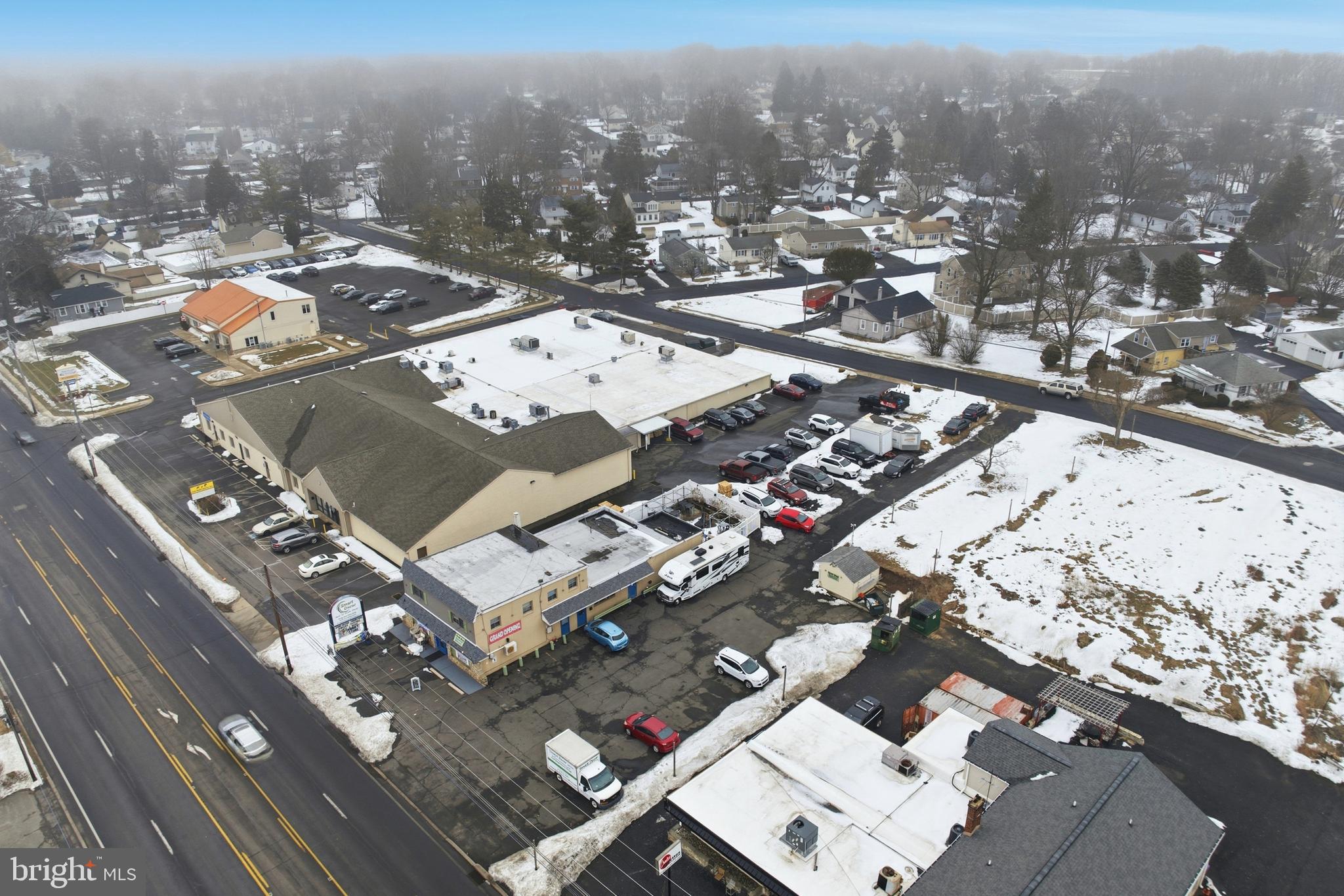 SPEEDWAY - Commercial Sale