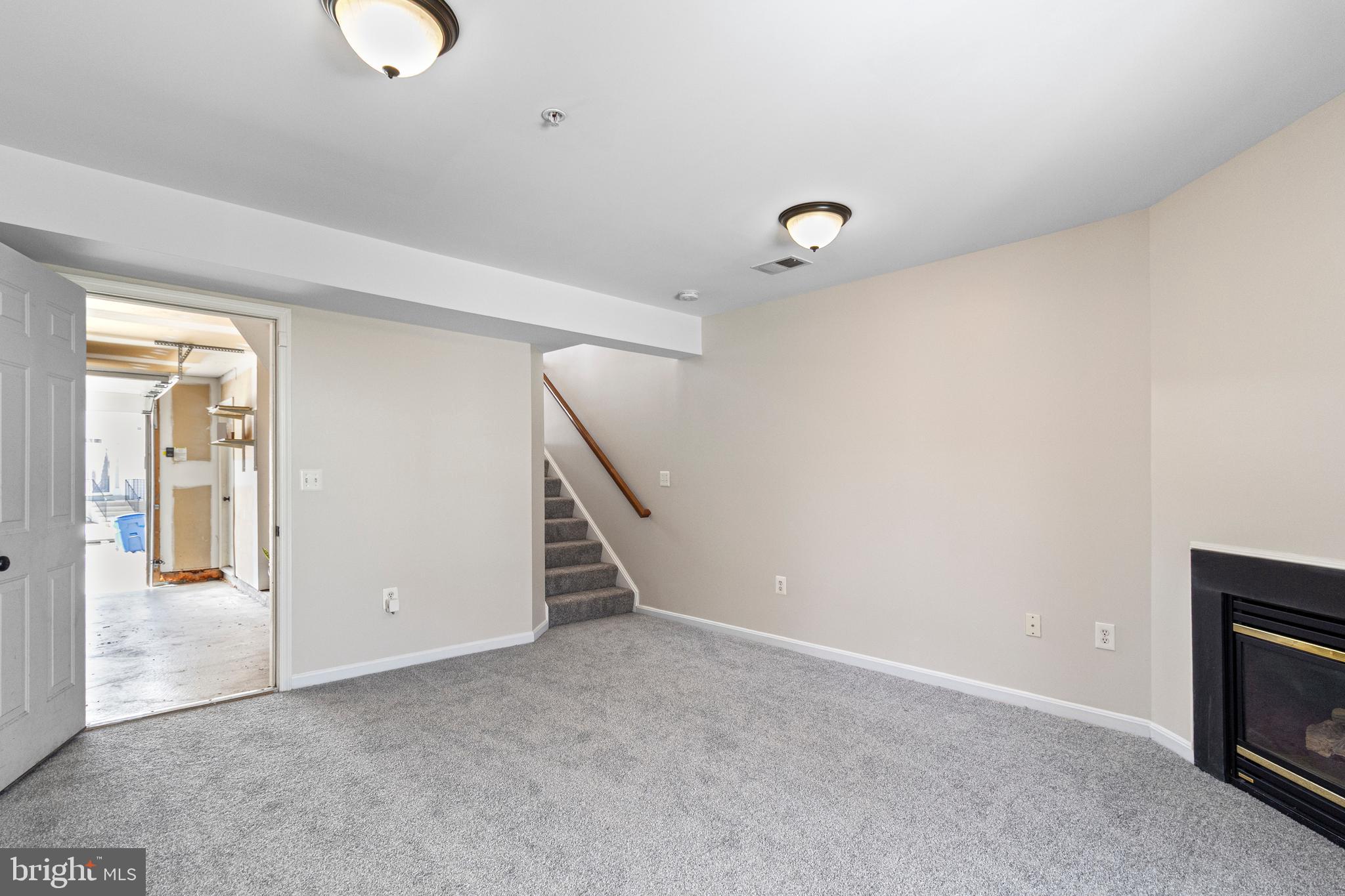 ASPEN WOODS - Residential