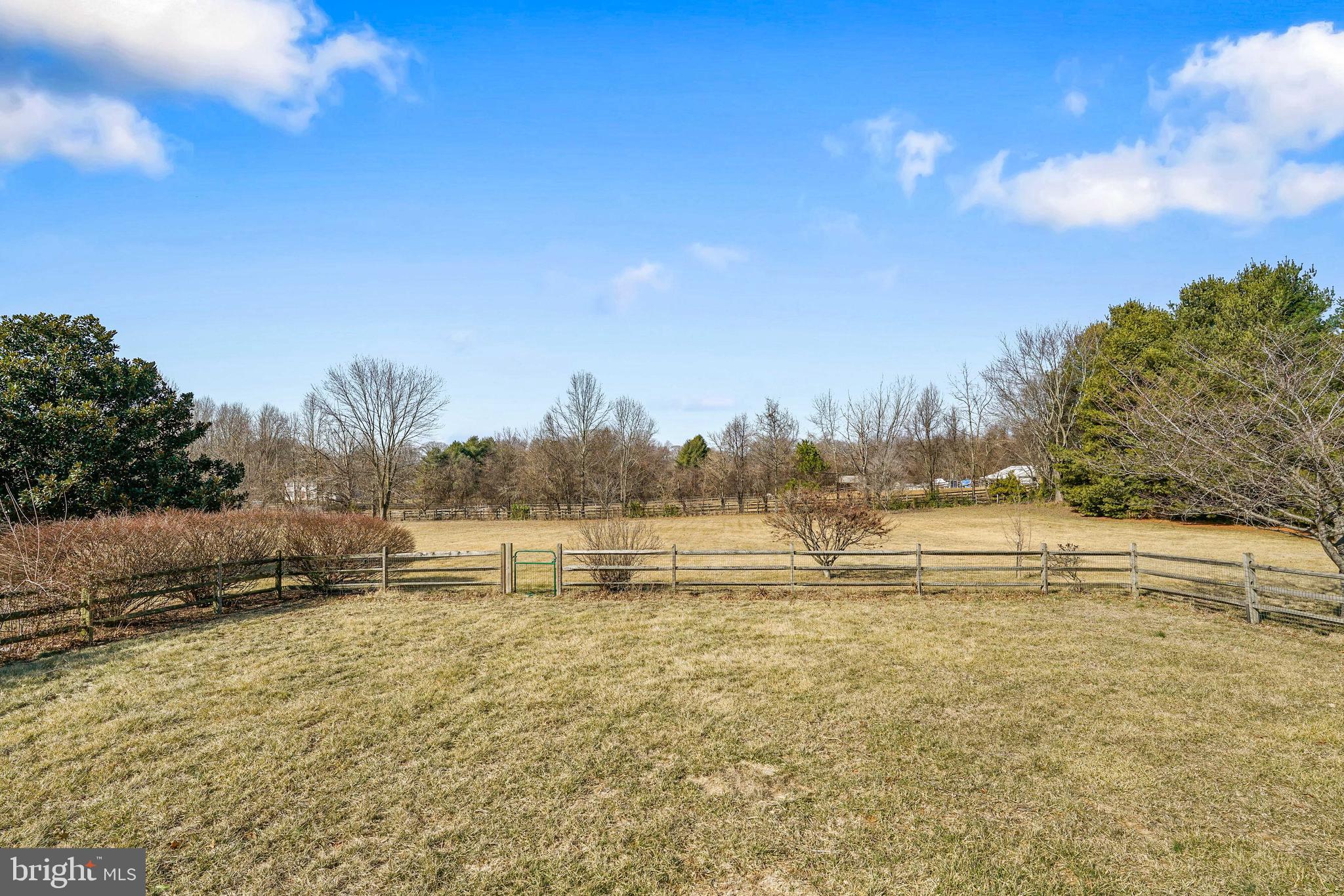 LAKE FOREST ESTATES - Residential