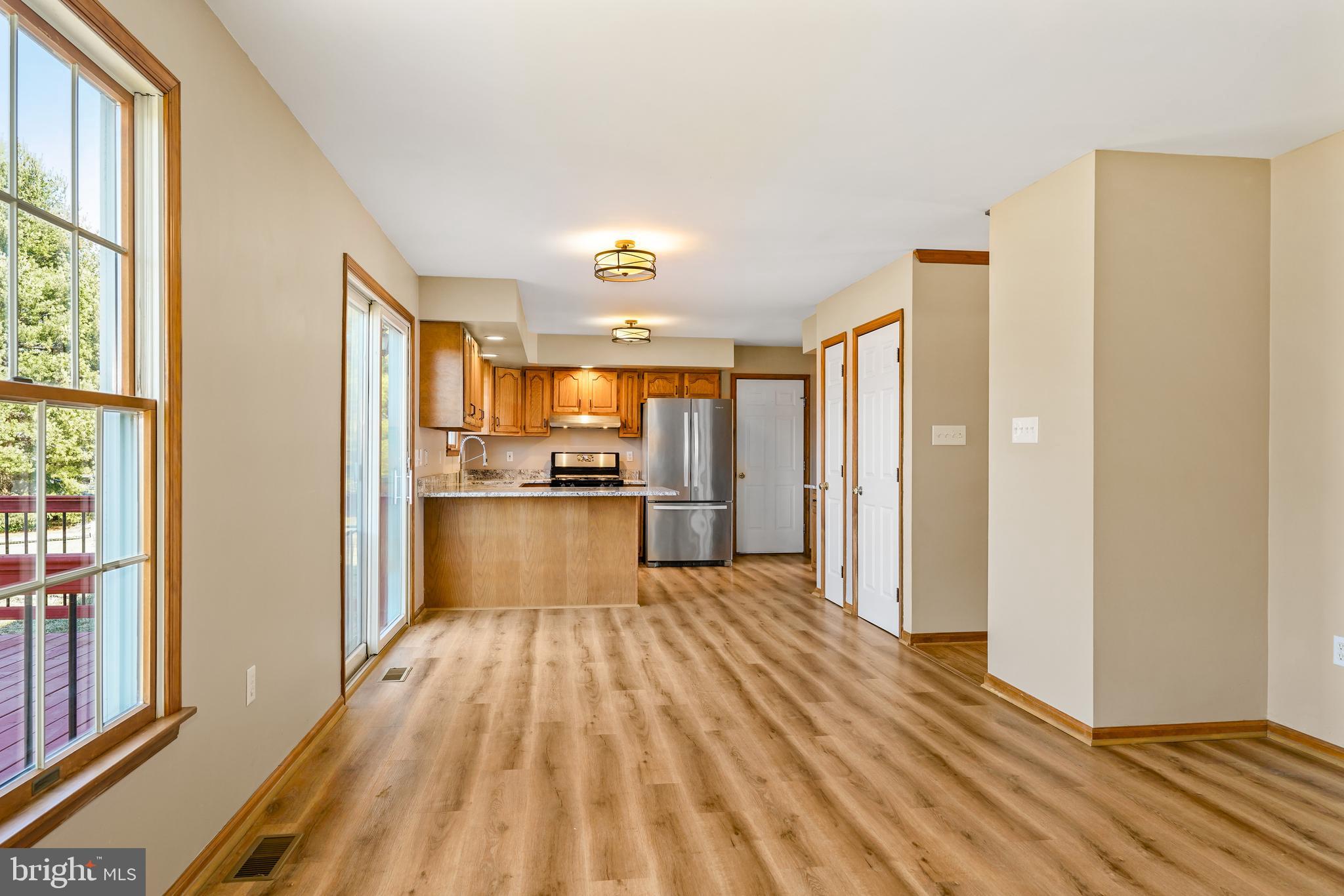 LAKE FOREST ESTATES - Residential