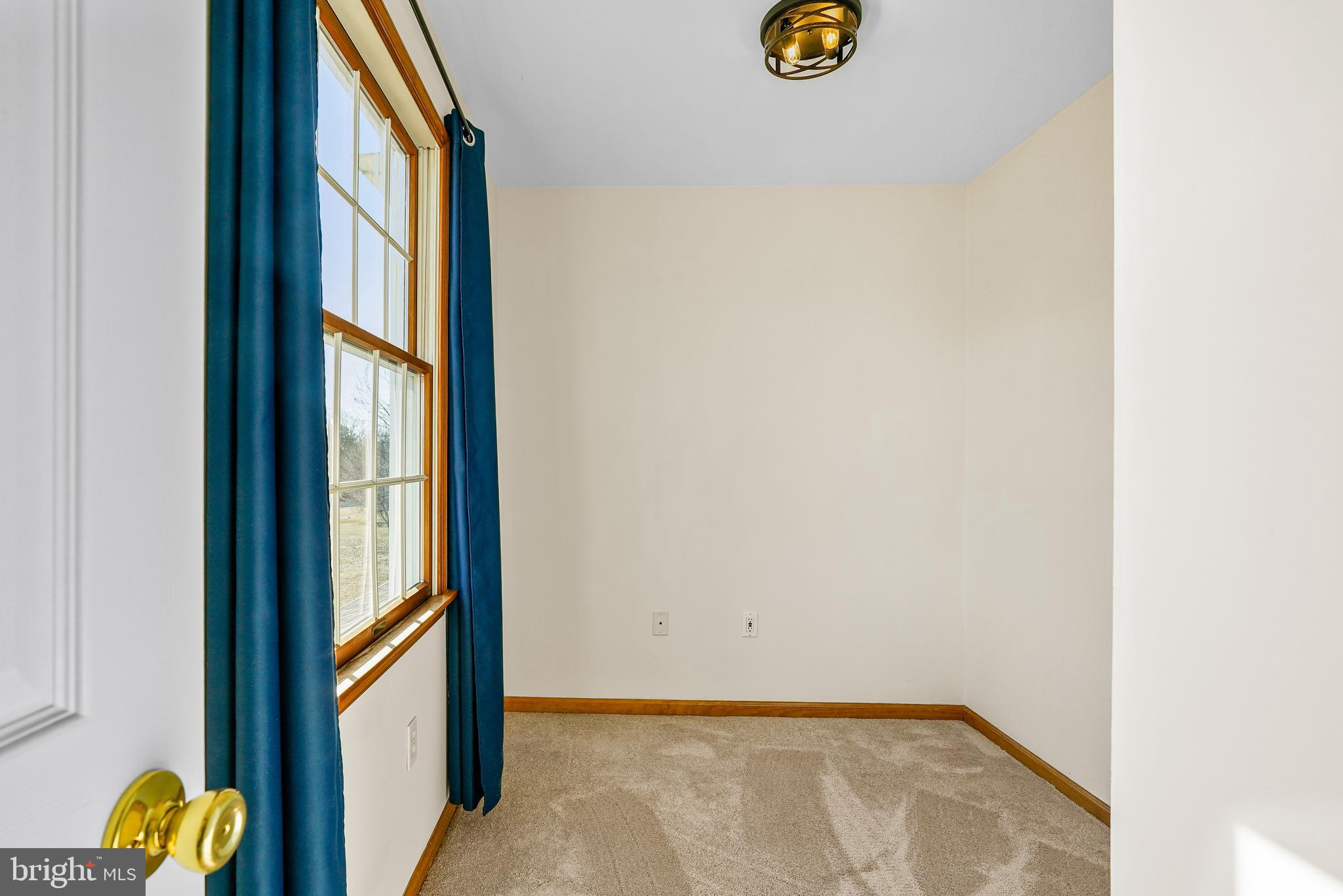 LAKE FOREST ESTATES - Residential