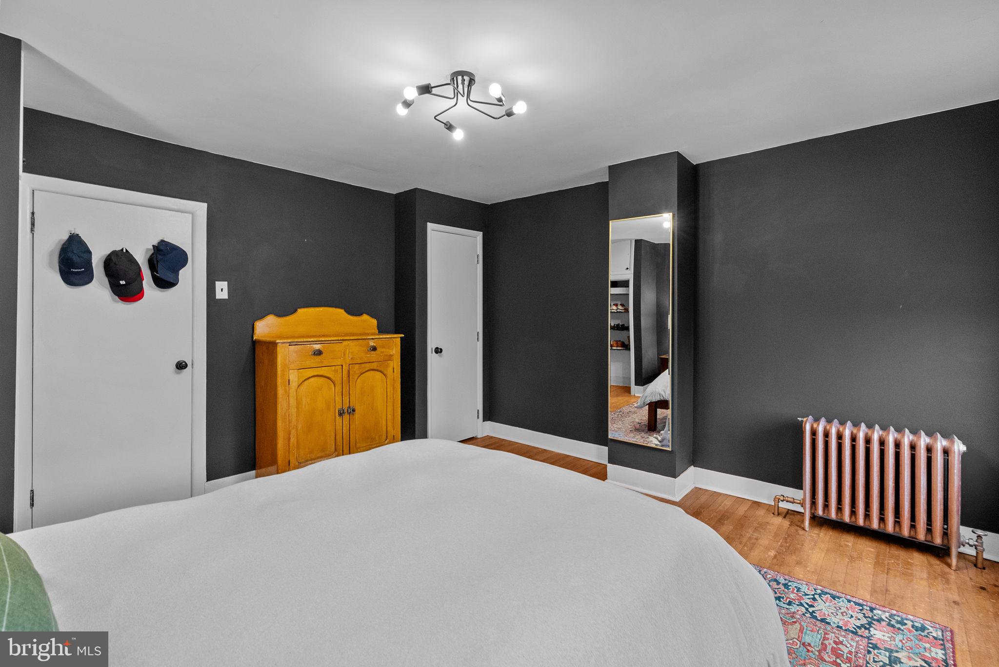 EAST FALLS - Residential