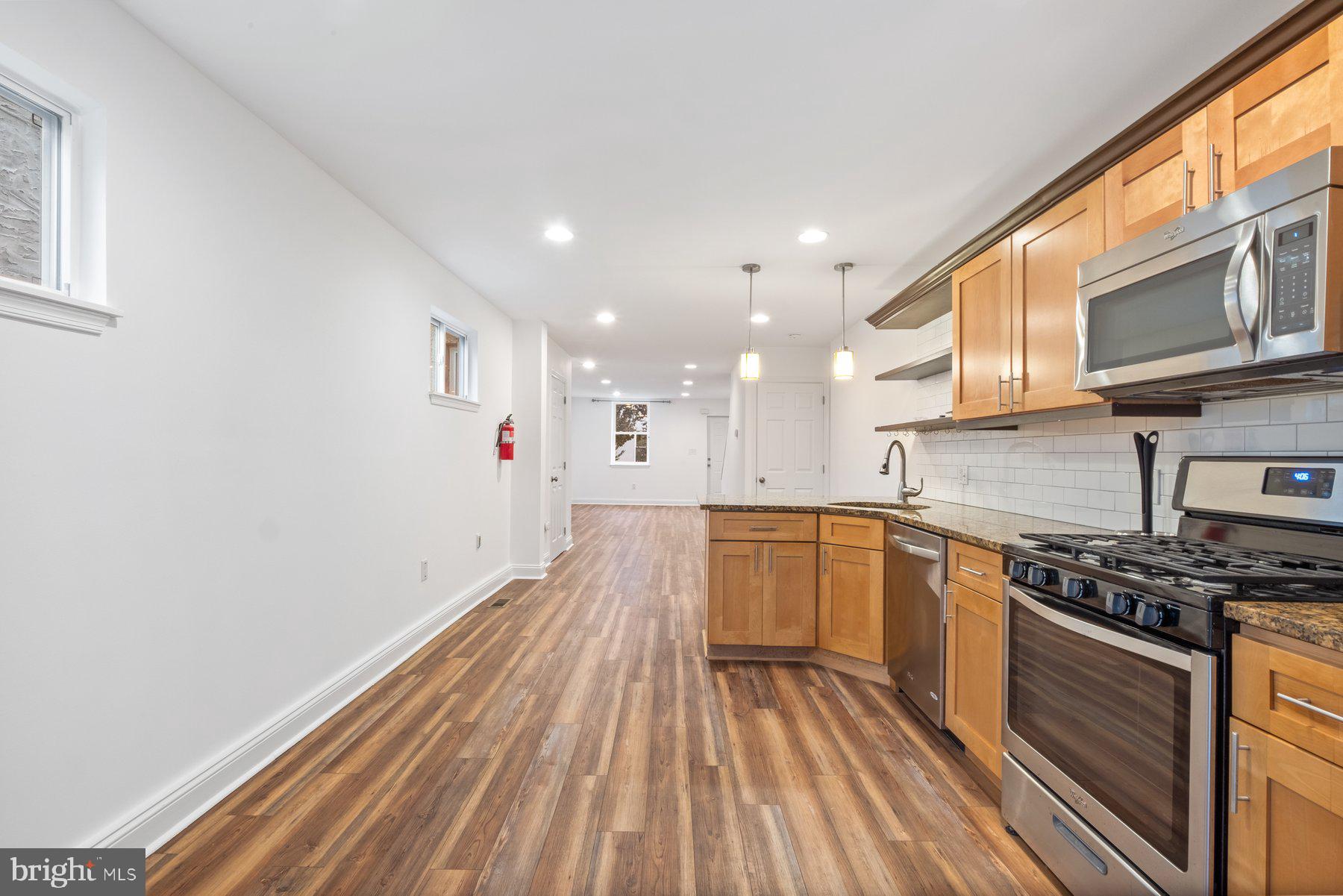POINT BREEZE - Residential