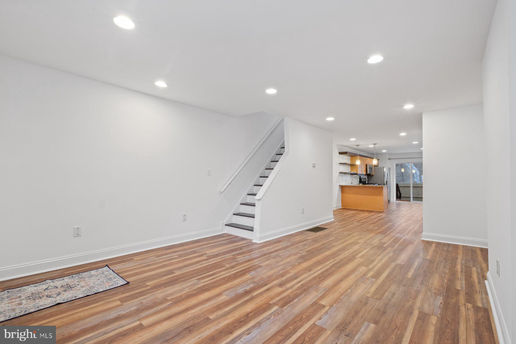 POINT BREEZE - Residential