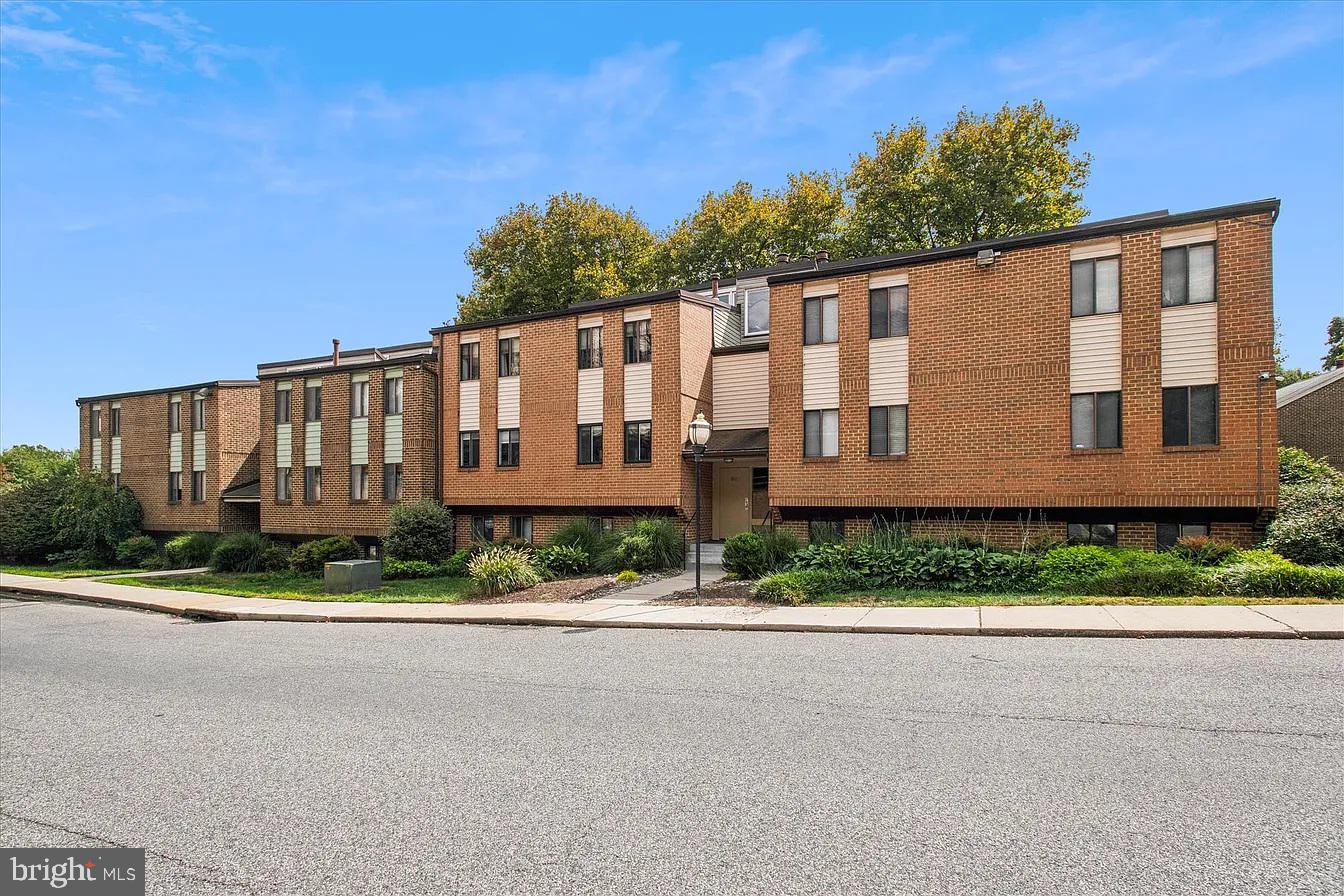 Spacious 1-bedroom, ground-level condo offering comfort and convenience. Features hardwood and ceramic flooring throughout, along with a modern kitchen equipped with stainless steel appliances. Enjoy the added value of eletric and water included in the condo fee. New HVAC installed 2025. The unit boasts a large enclosed porch spanning the entire back, perfect for relaxing or entertaining. Additional highlights include a separate storage locker and access to community tennis courts & pool. Ideally located just minutes from shopping, dining, and everyday conveniences at Quarry Lake at Greenspring.
A well-rounded home in a highly desirable location—don’t miss this opportunity. Tenant leaving in Aug