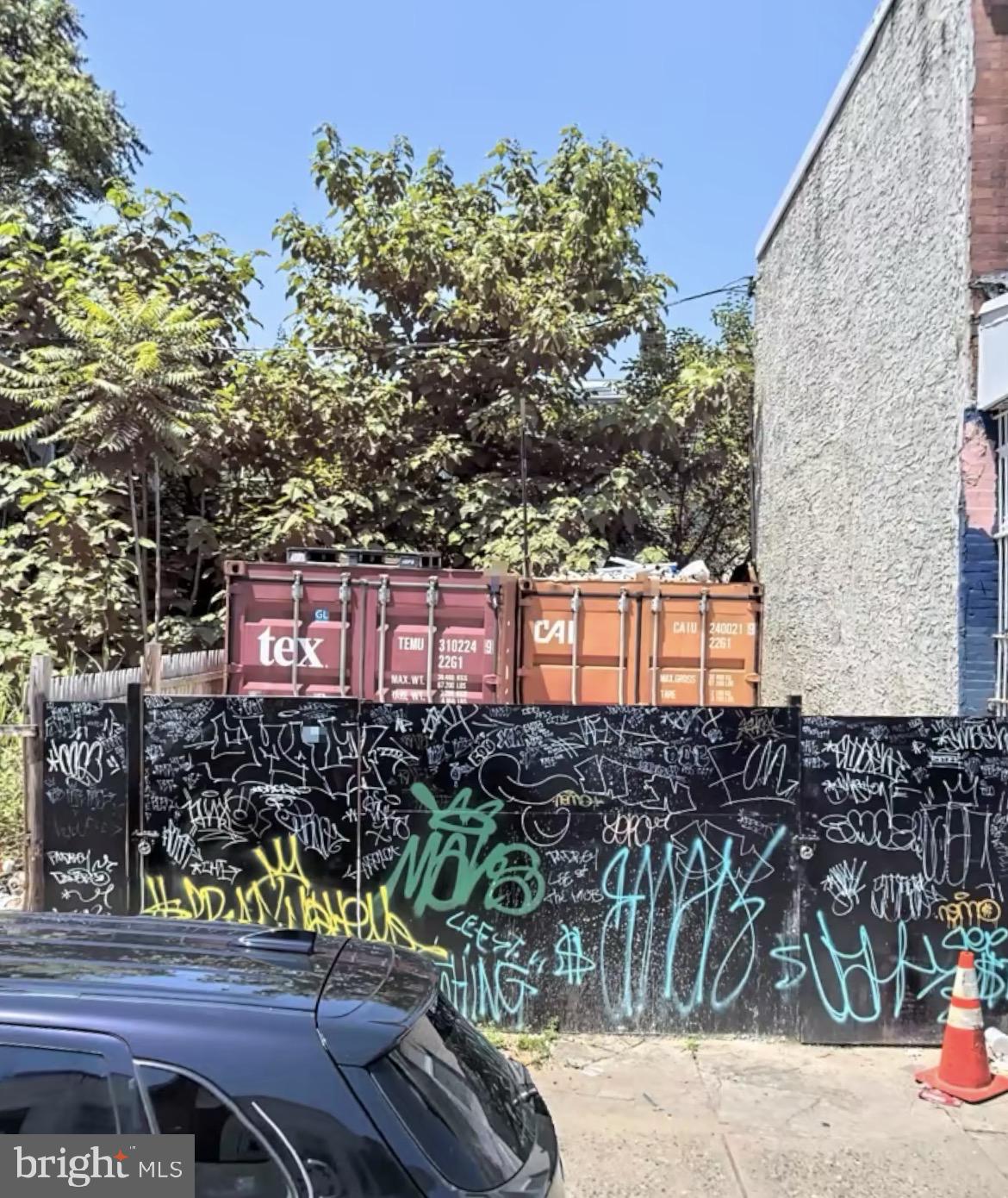 Prime vacant lot in a rapidly developing North Philadelphia neighborhood. Surrounded by new construction and ongoing renovations, 3066 N Lee St presents an excellent opportunity for builders and investors. Ideal for a new construction project with strong resale or rental potential. Conveniently located near major roadways, public transit, and local amenities. Drive by and bring your vision to life—don’t miss this opportunity.
