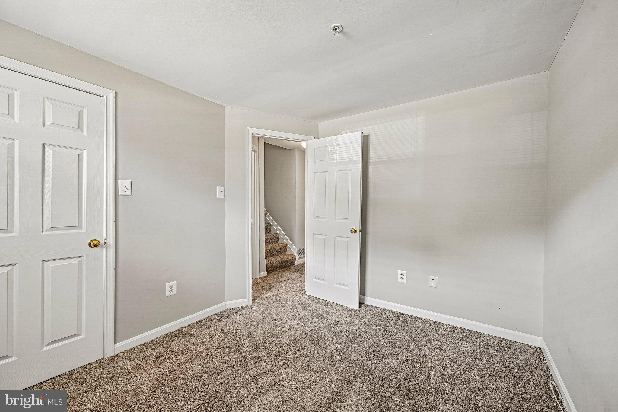FOX CHASE - Residential