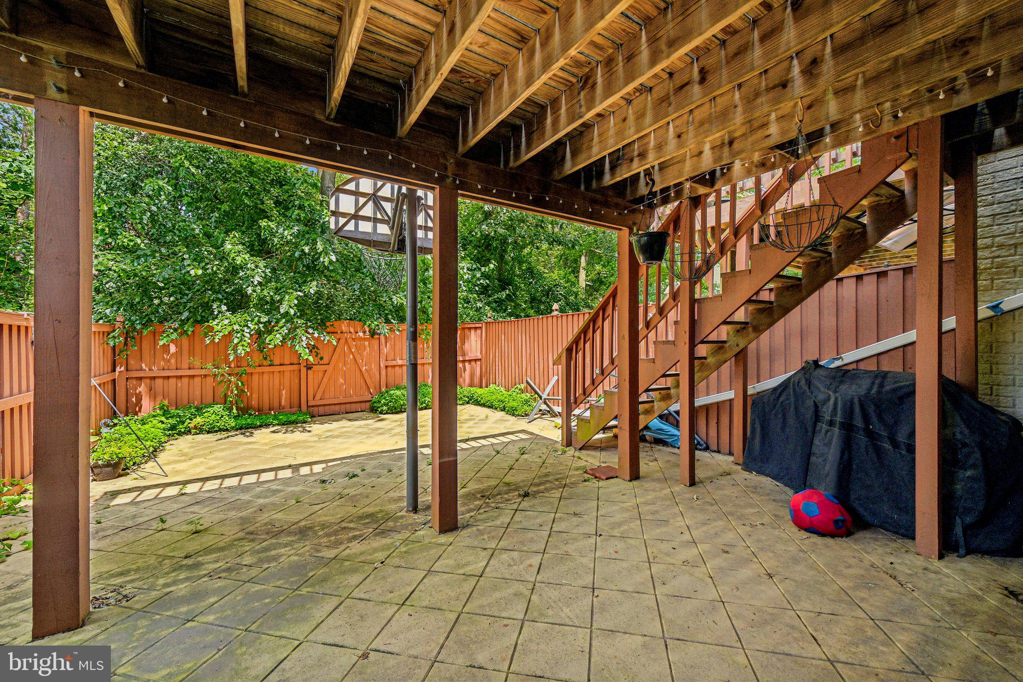 FOX CHASE - Residential