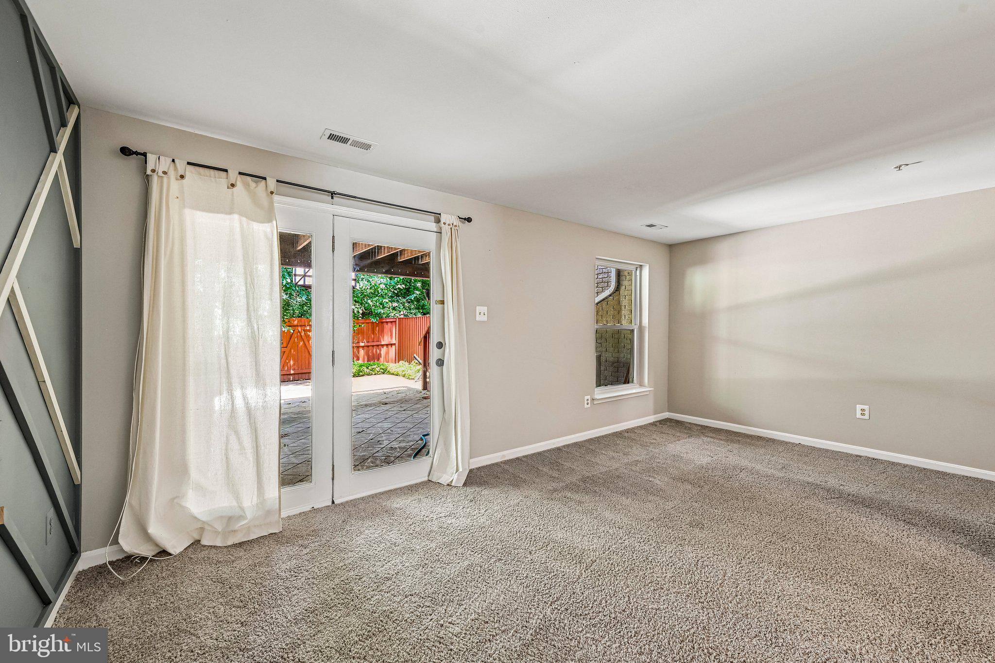 FOX CHASE - Residential