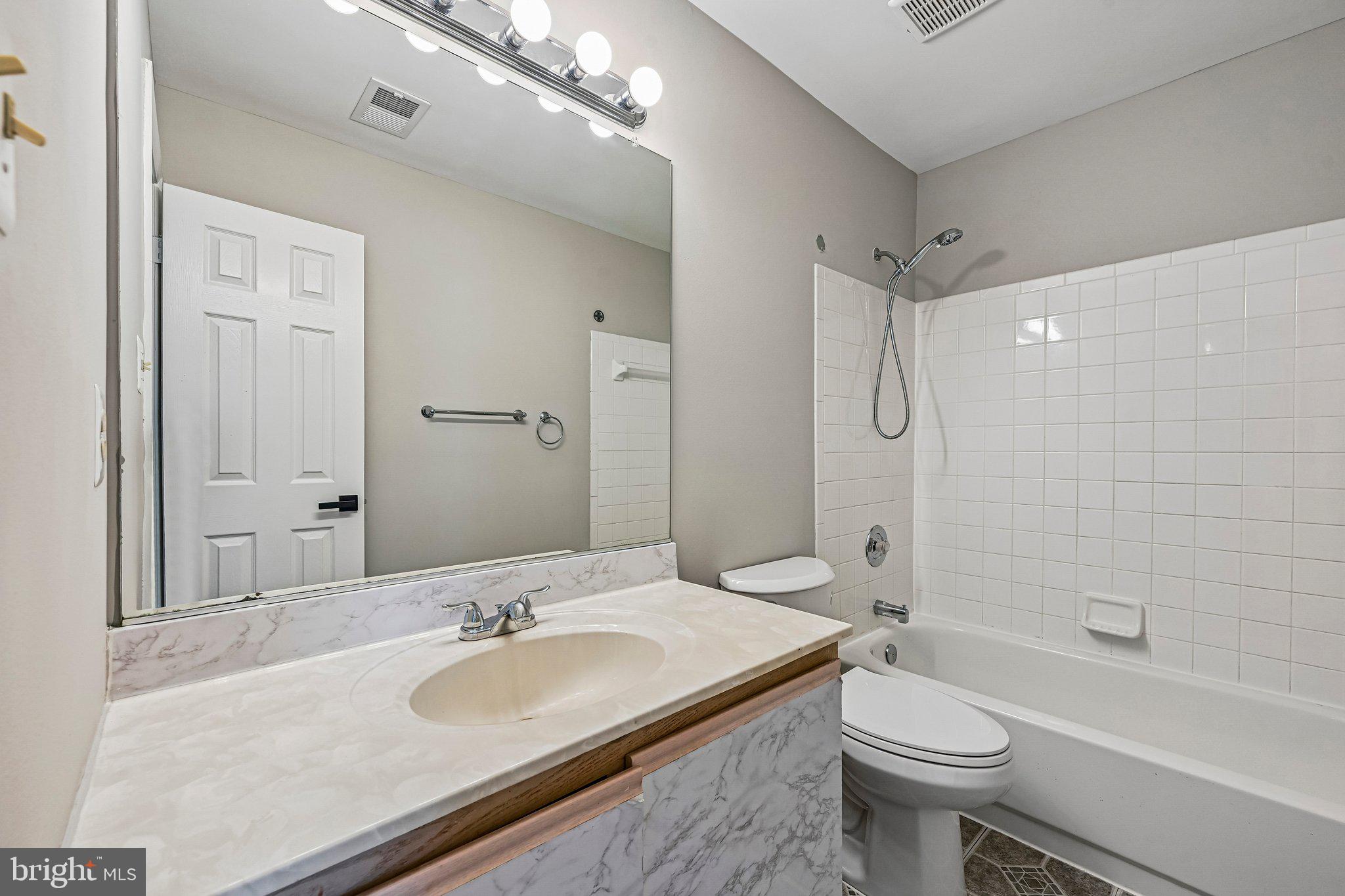 FOX CHASE - Residential
