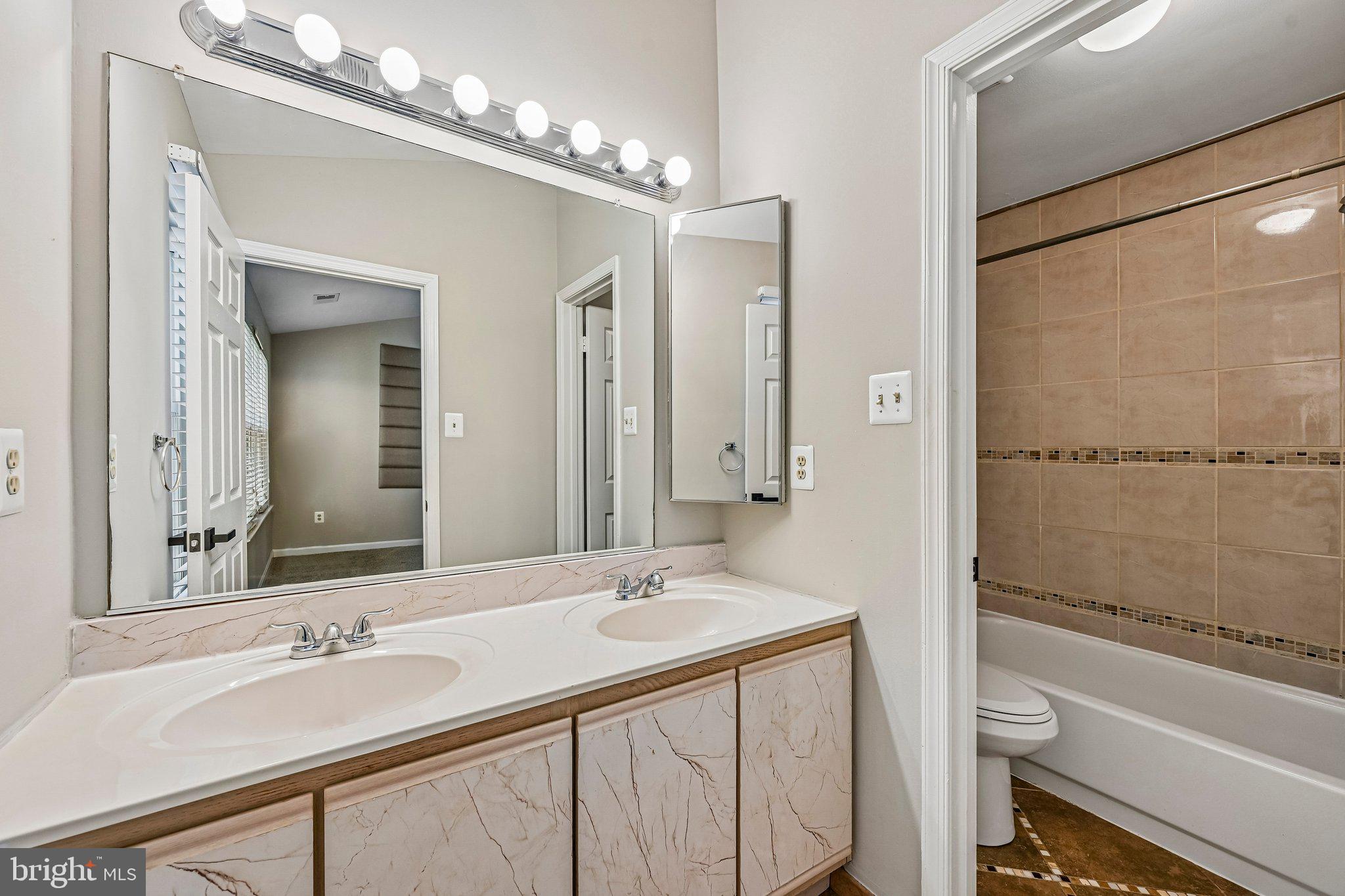 FOX CHASE - Residential
