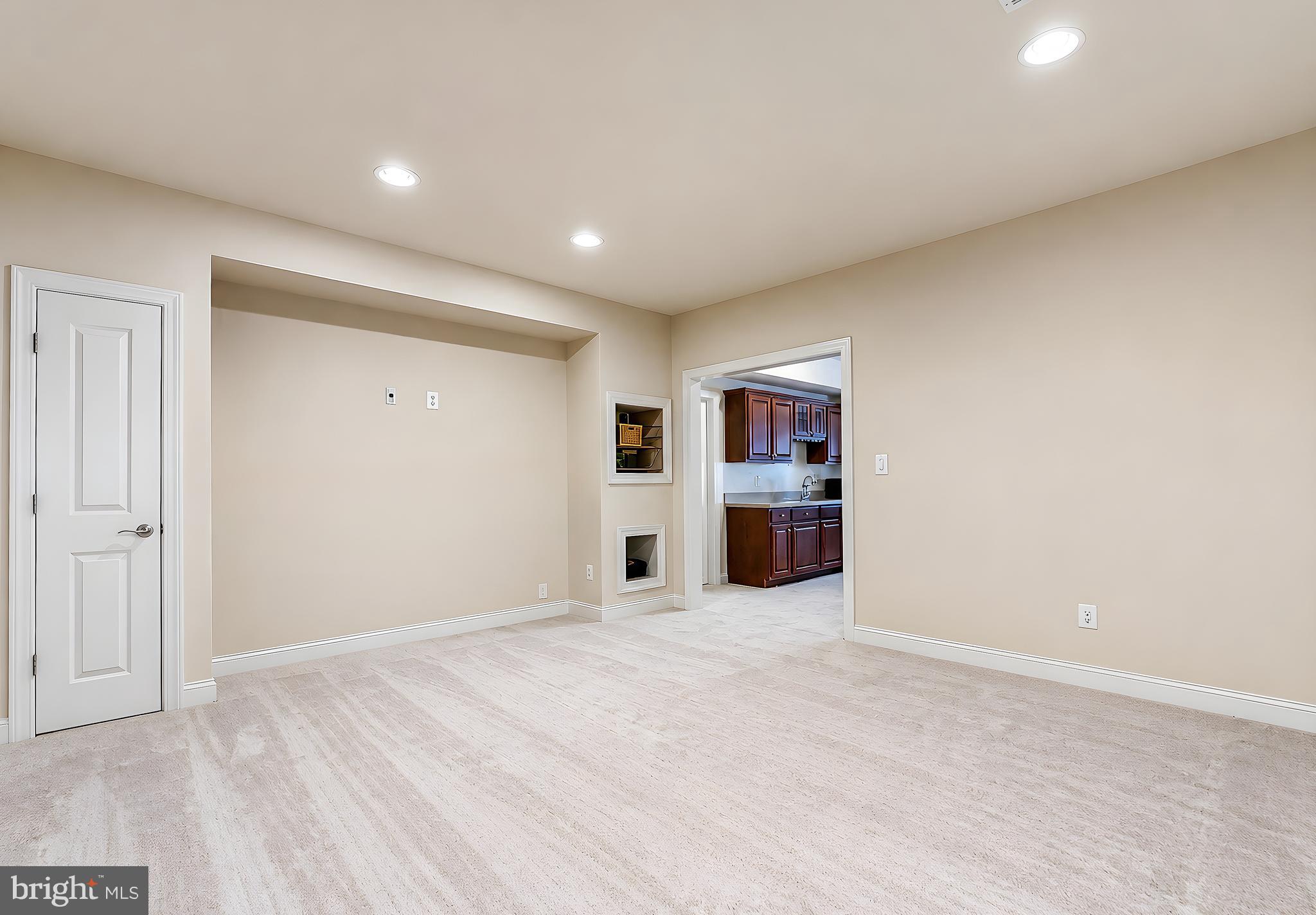 LEONARDS GRANT - Residential