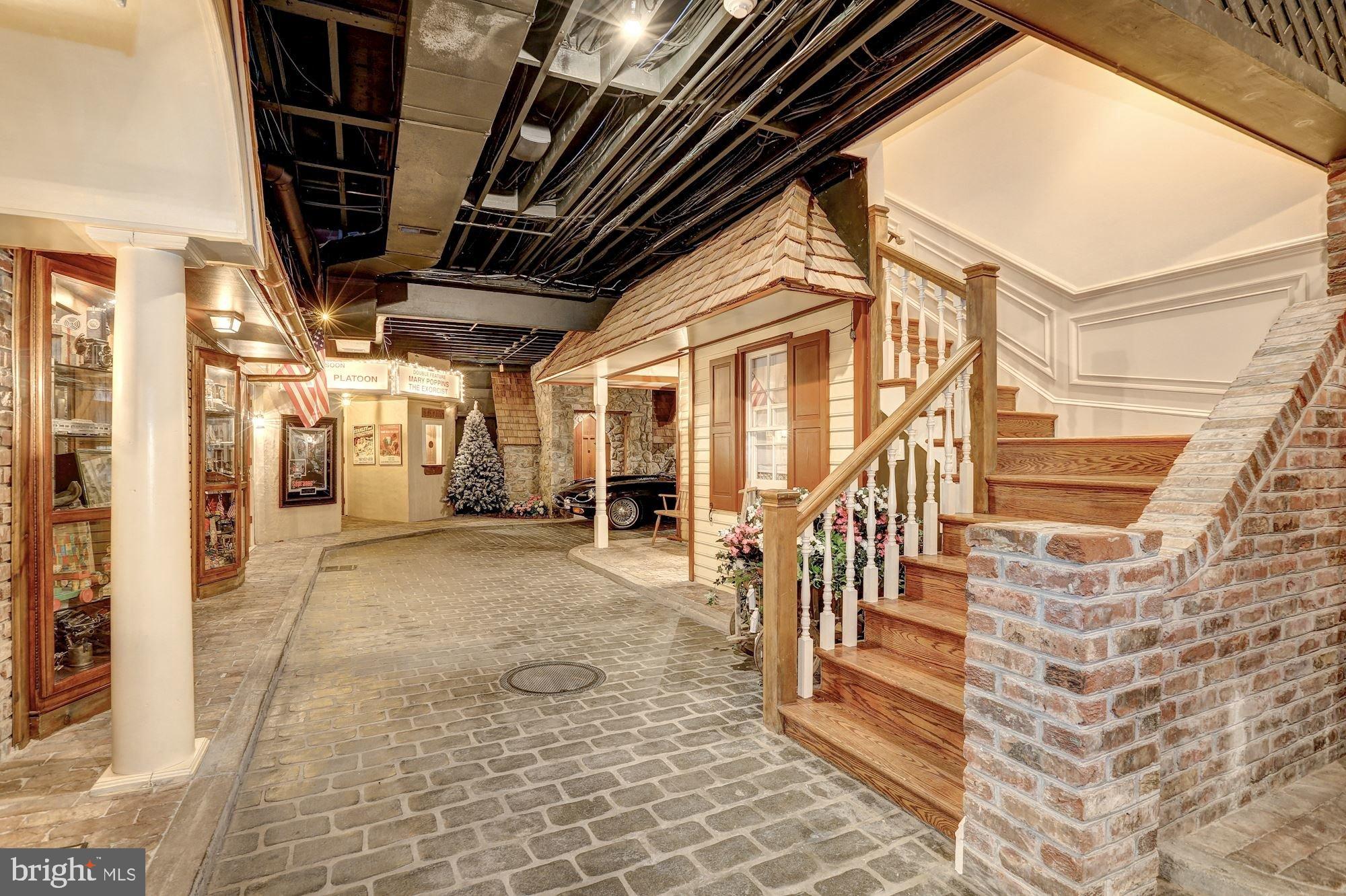SADDLE RIDGE - Residential