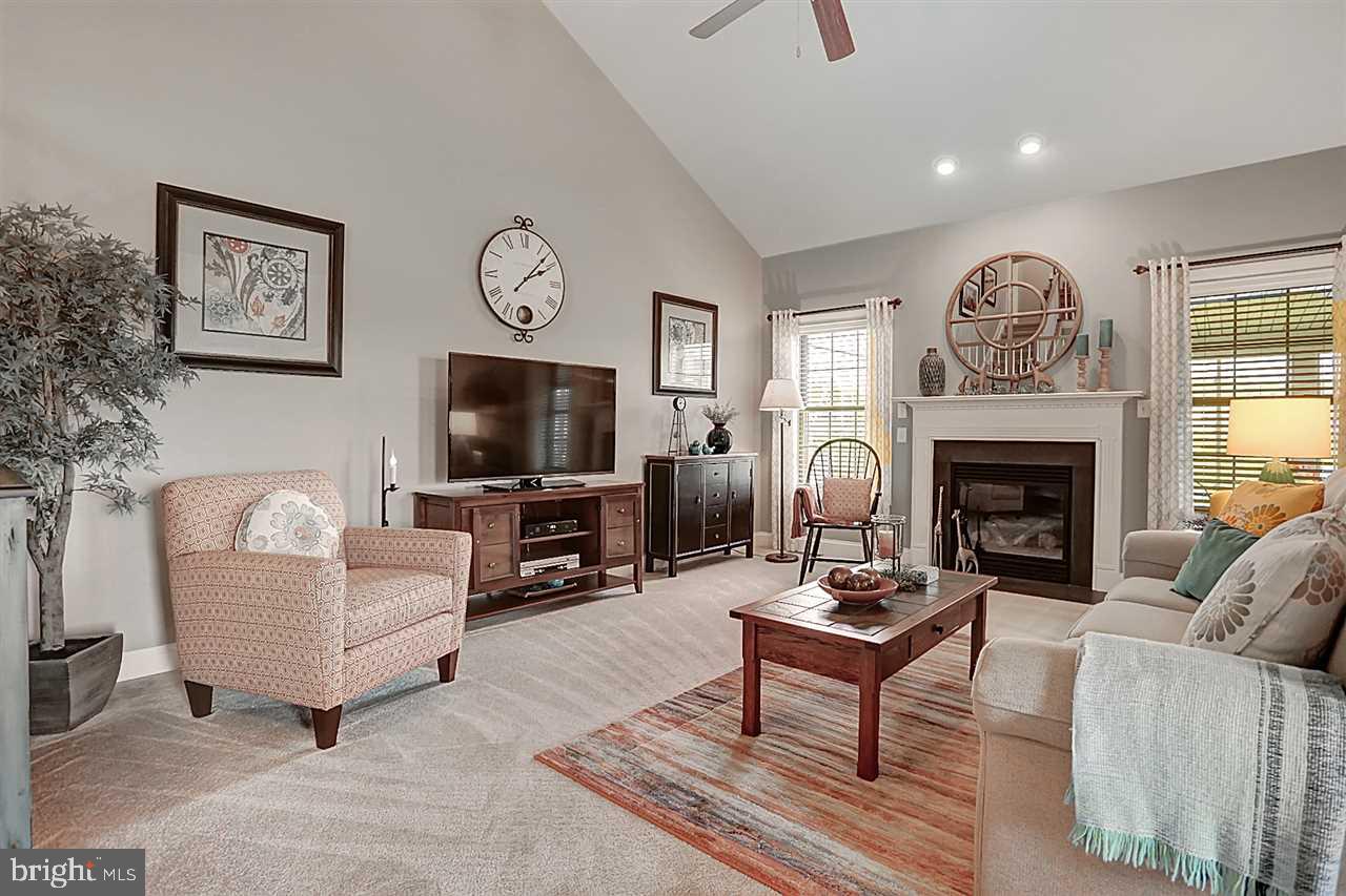 DEER RUN COMMONS - Residential