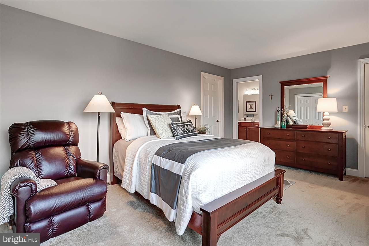 DEER RUN COMMONS - Residential