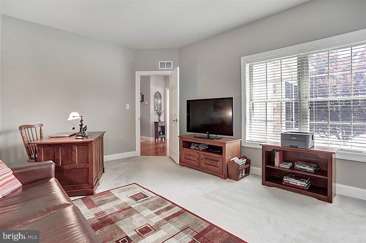 DEER RUN COMMONS - Residential