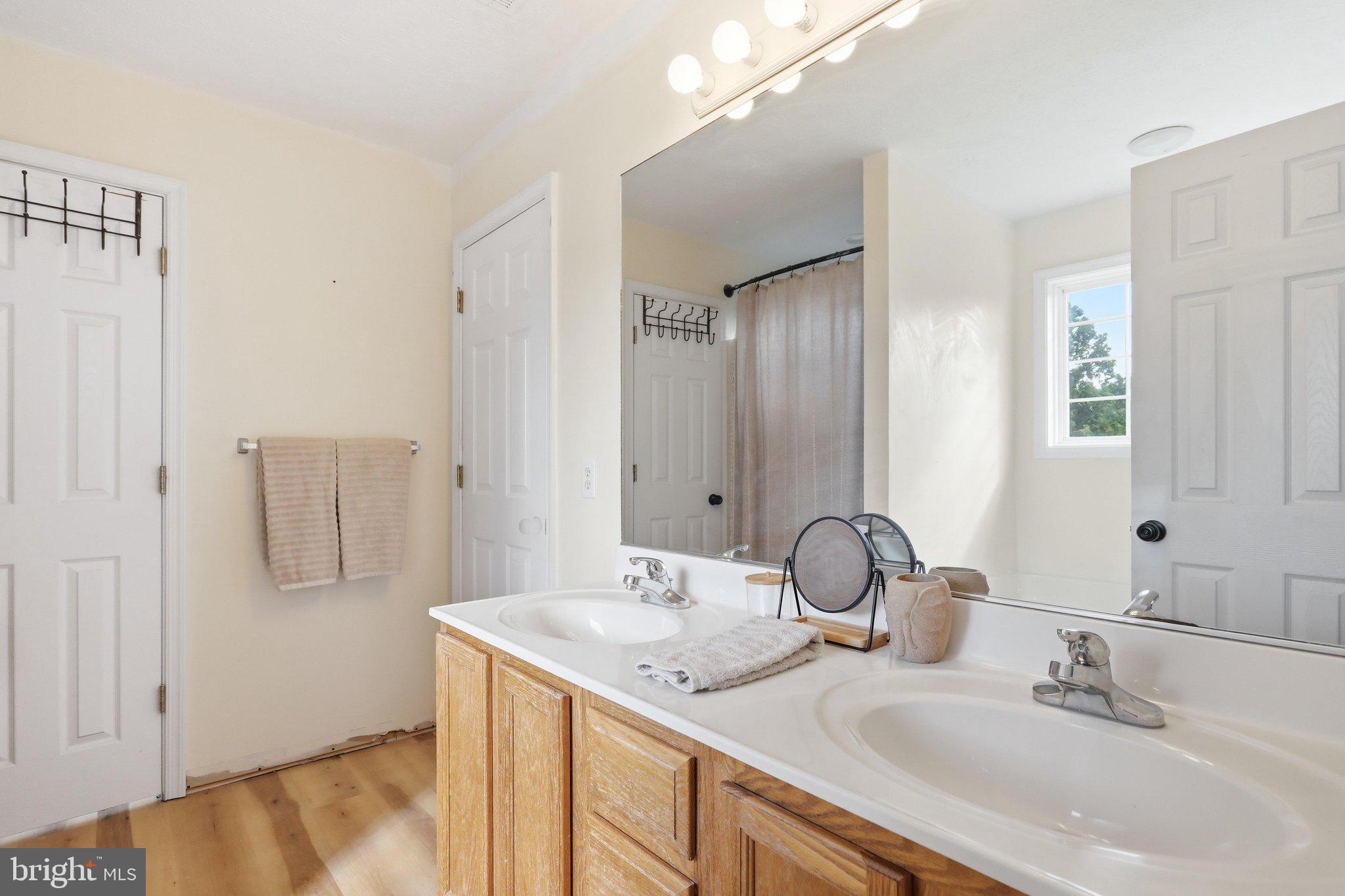 BROOK ESTATES - Residential