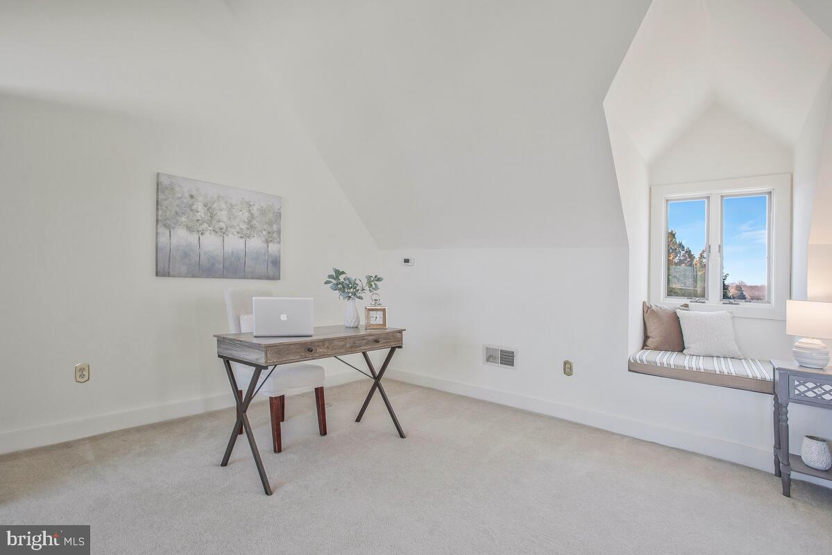 BAY HEAD - Residential