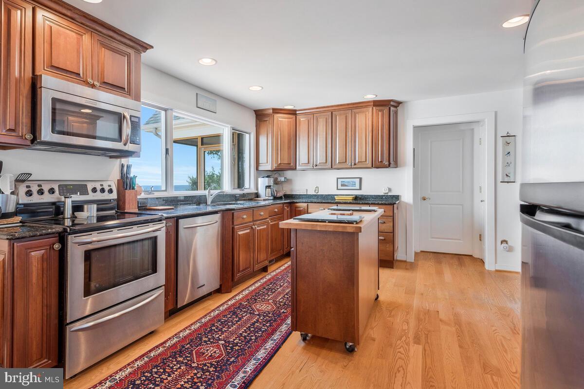 BAY HEAD - Residential