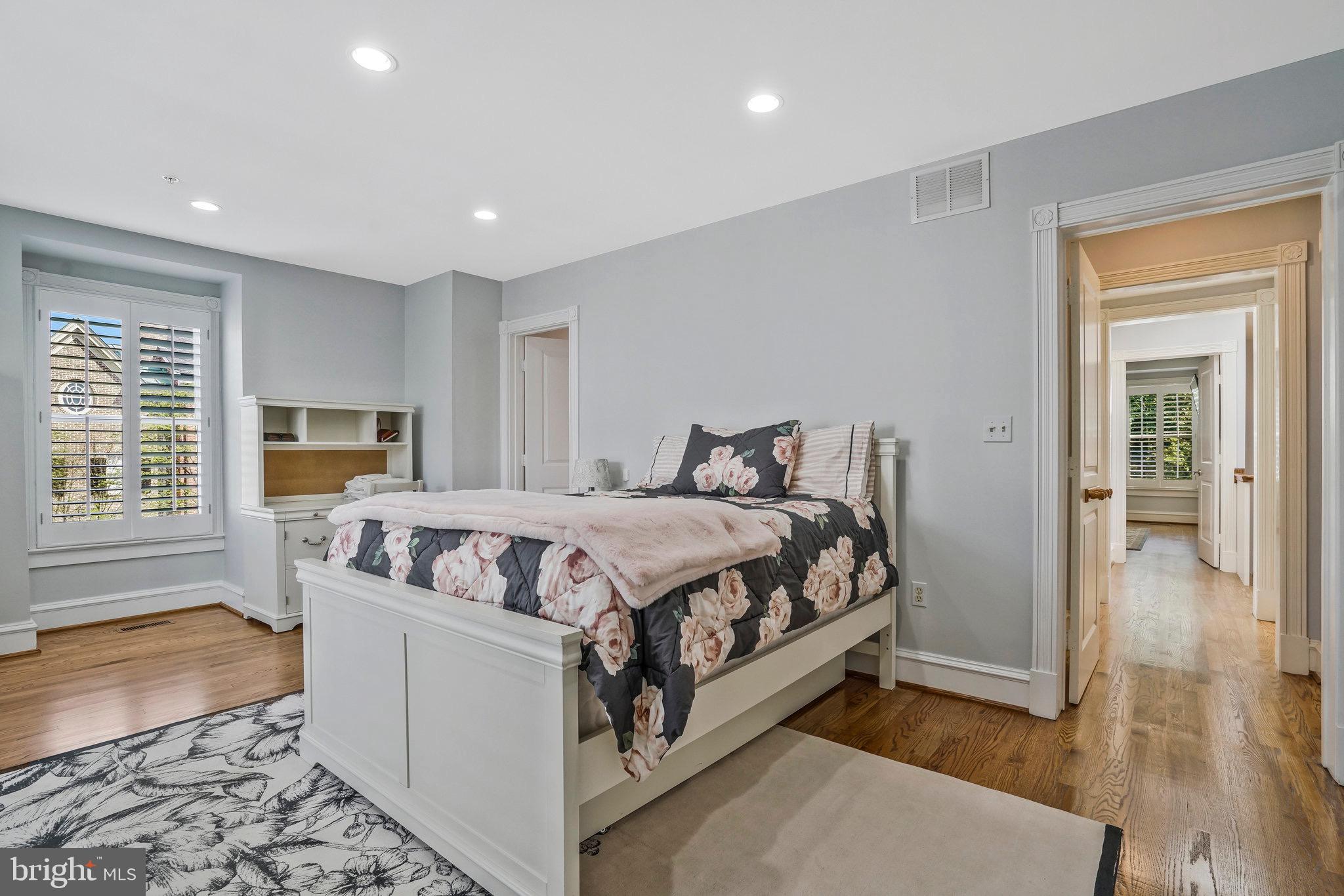 BACKYARD BOATS - Residential