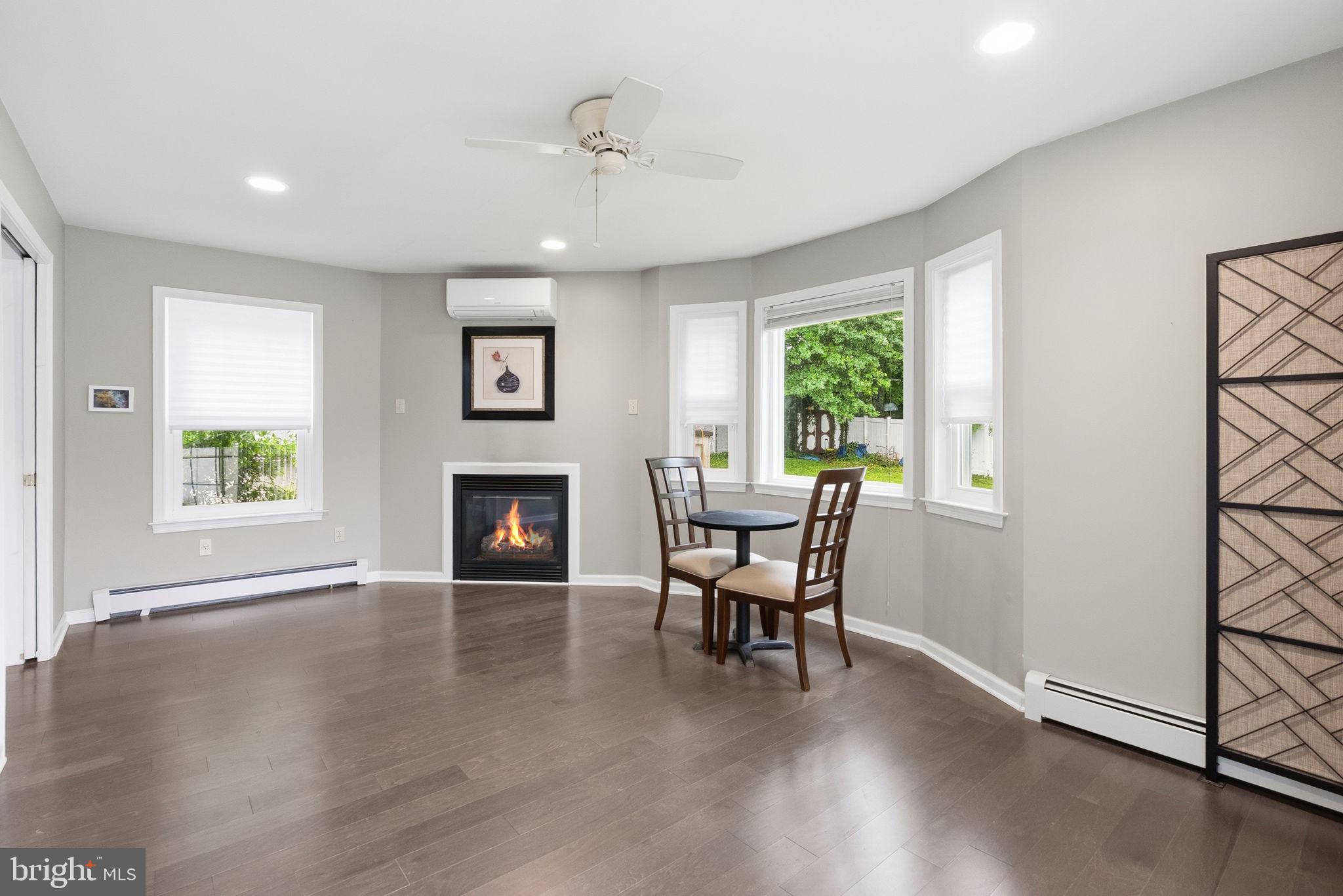 LOWELL HILLS - Residential