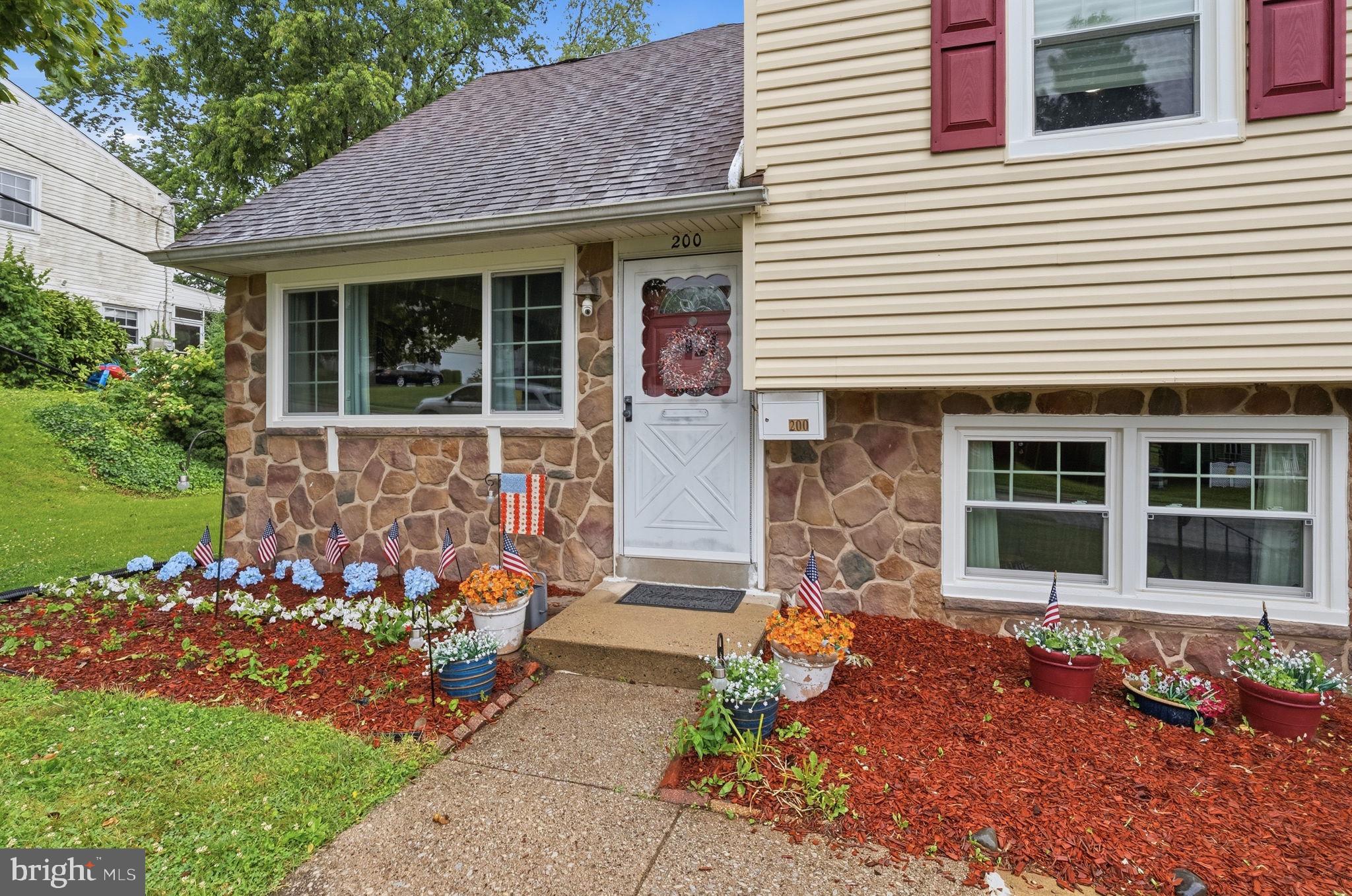 LOWELL HILLS - Residential