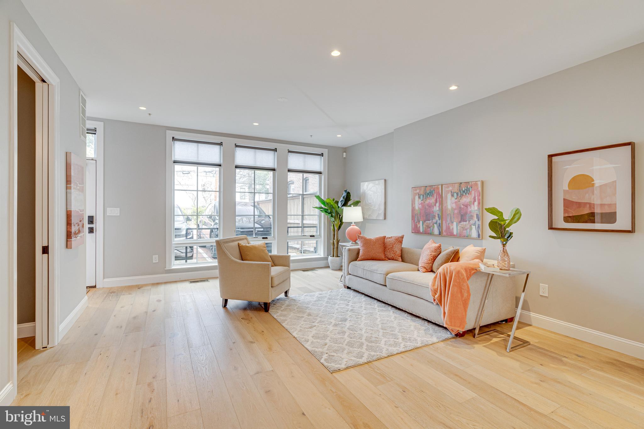 MT VERNON SQUARE - Residential