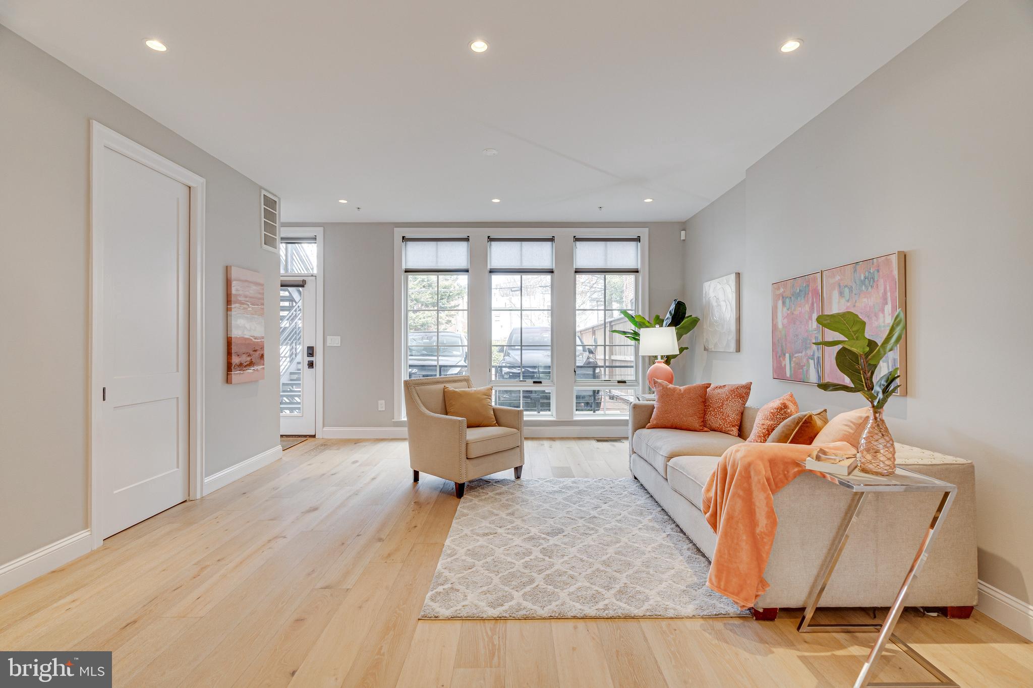 MT VERNON SQUARE - Residential