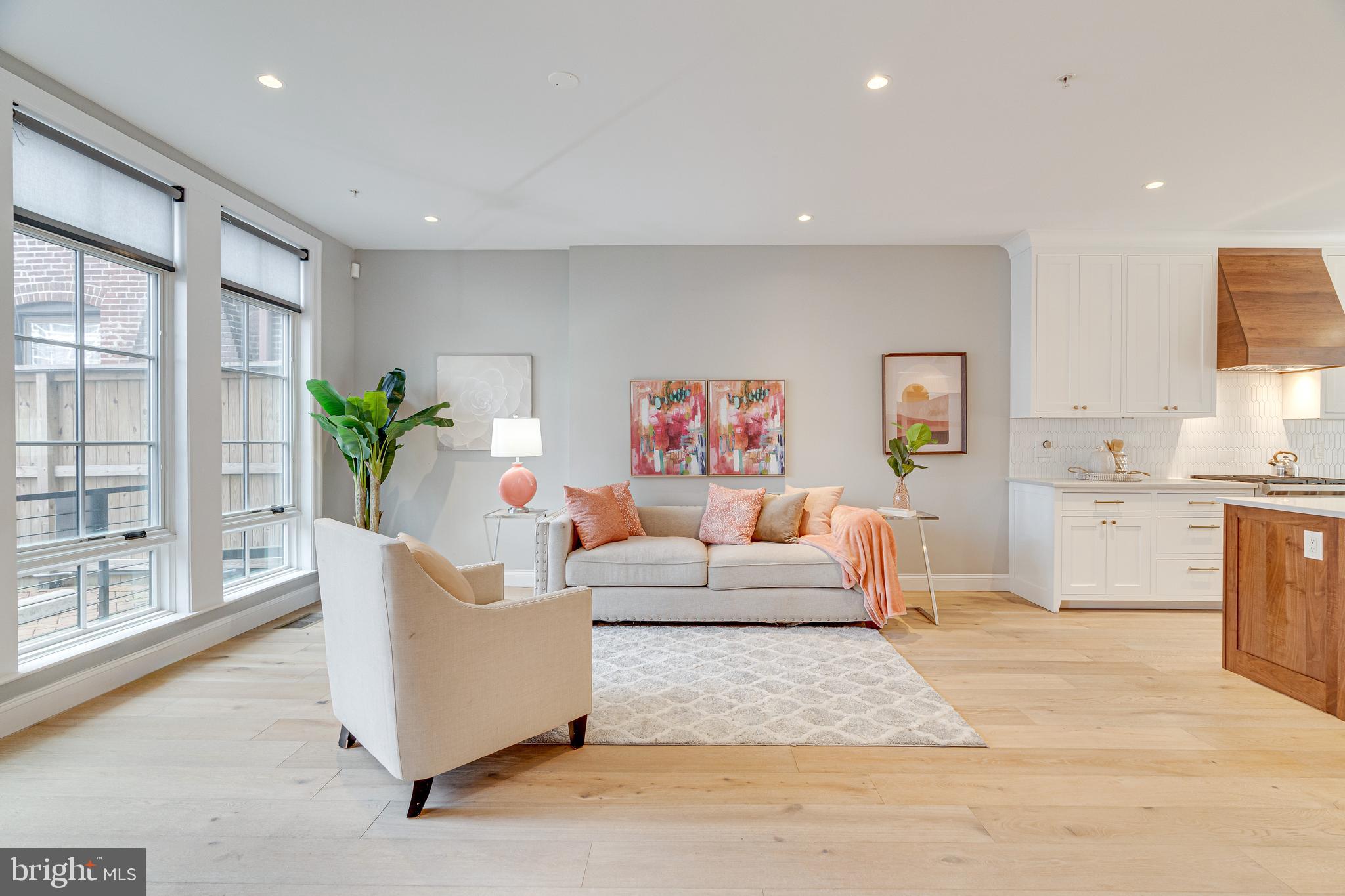 MT VERNON SQUARE - Residential