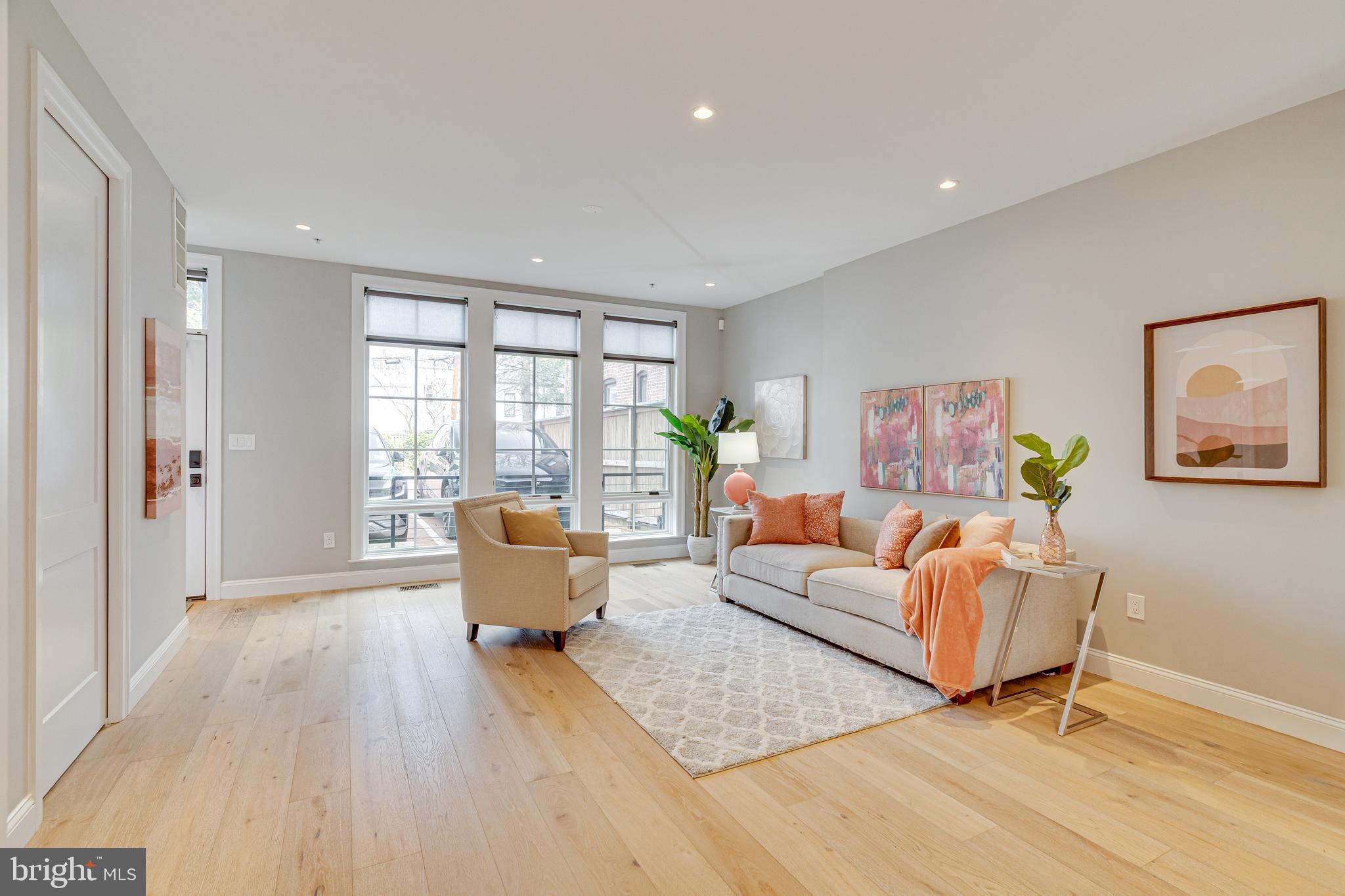 MT VERNON SQUARE - Residential