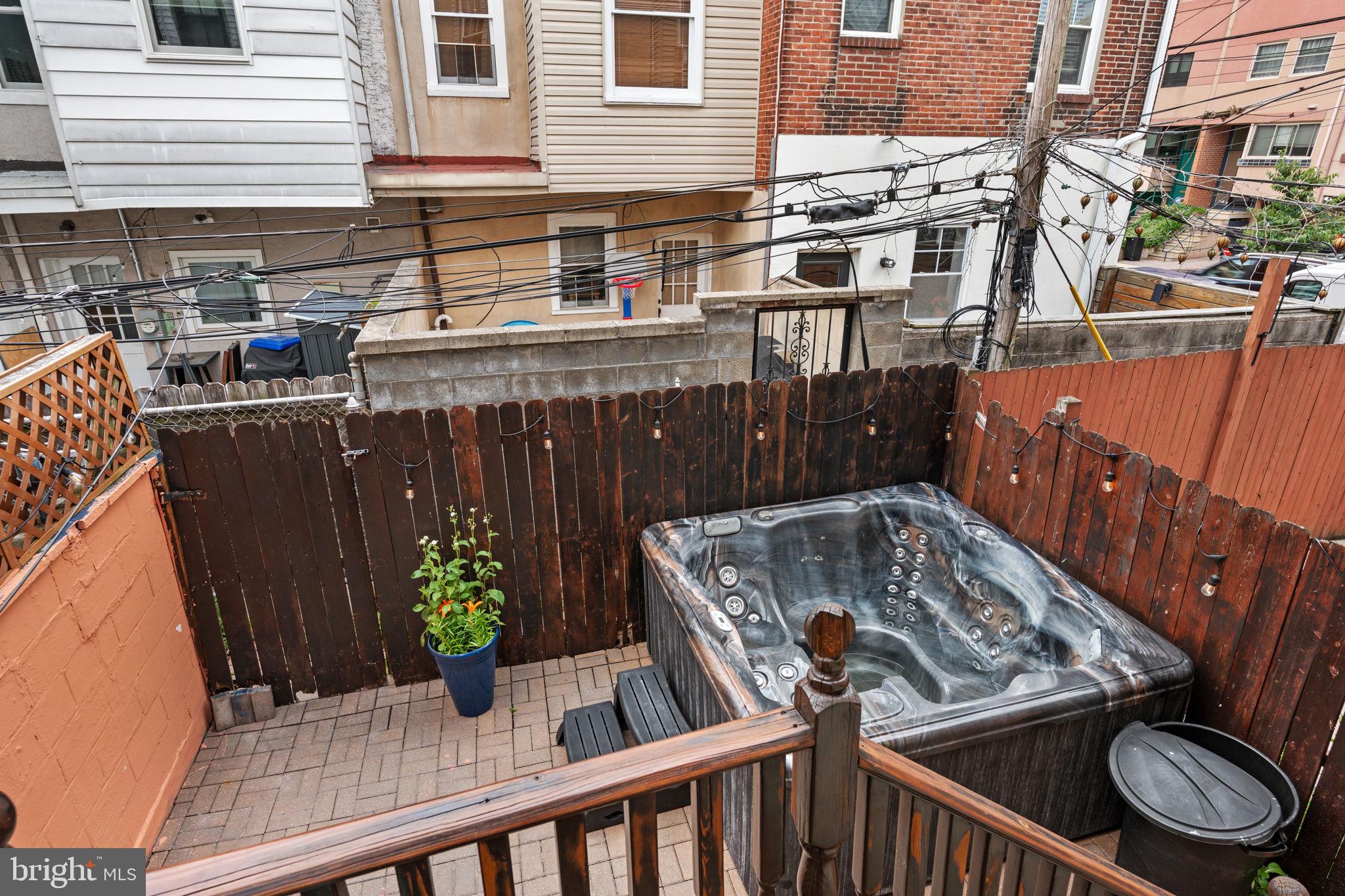 FAIRMOUNT - Residential
