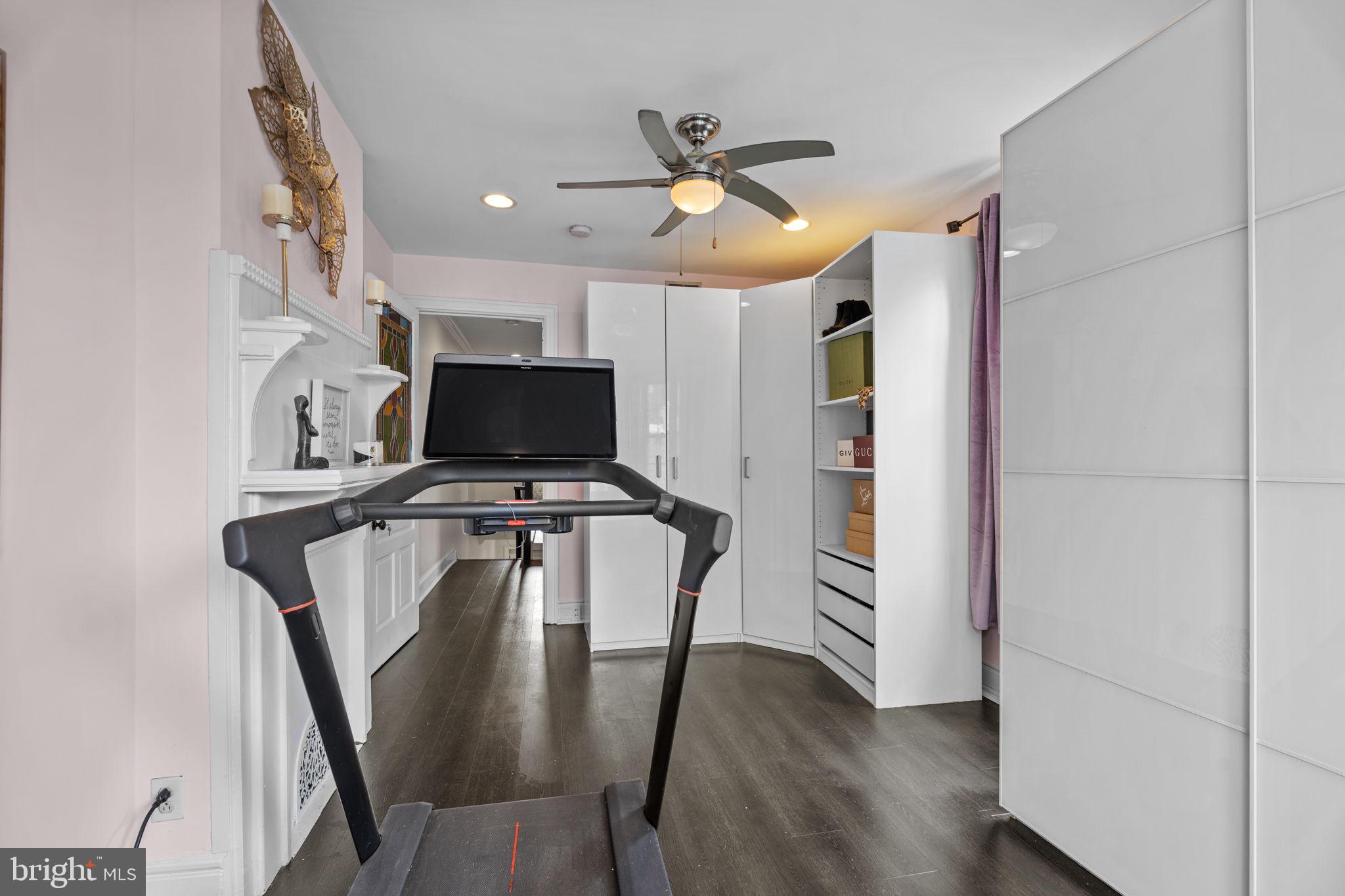 FAIRMOUNT - Residential