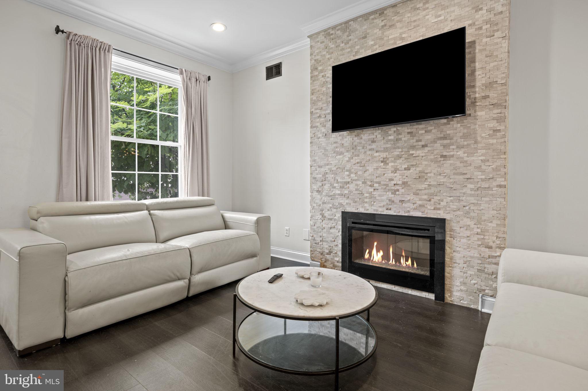 FAIRMOUNT - Residential