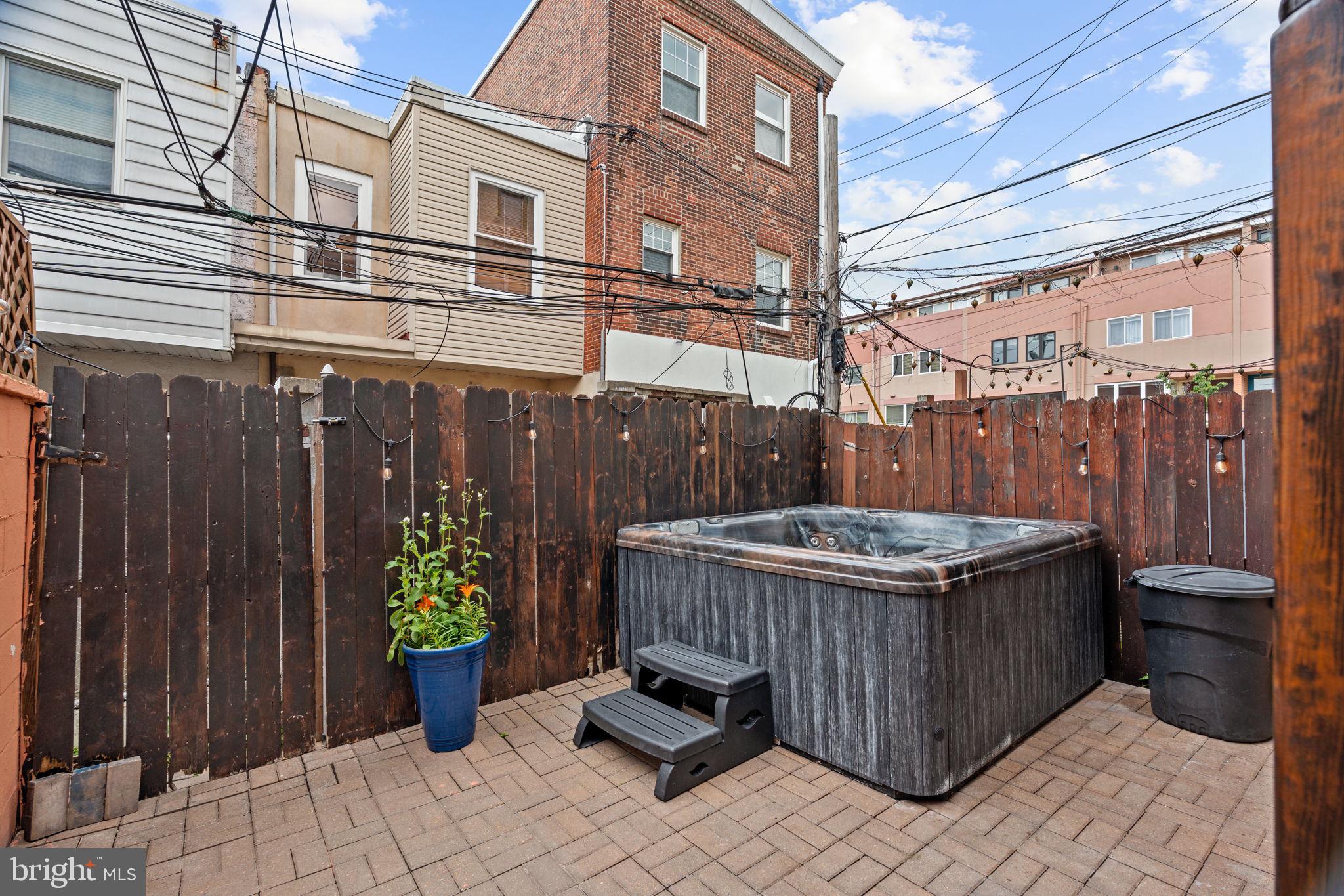 FAIRMOUNT - Residential