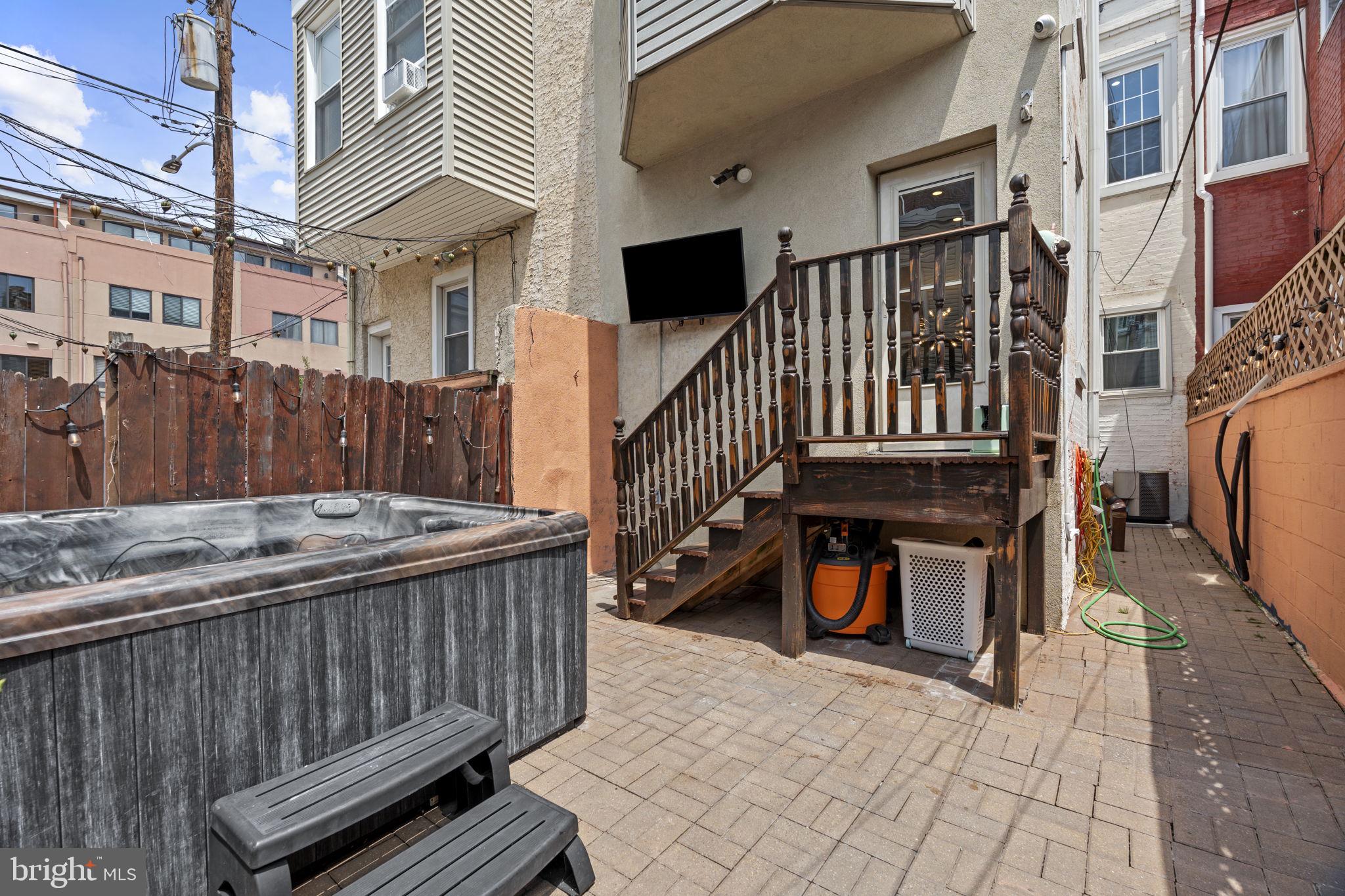 FAIRMOUNT - Residential