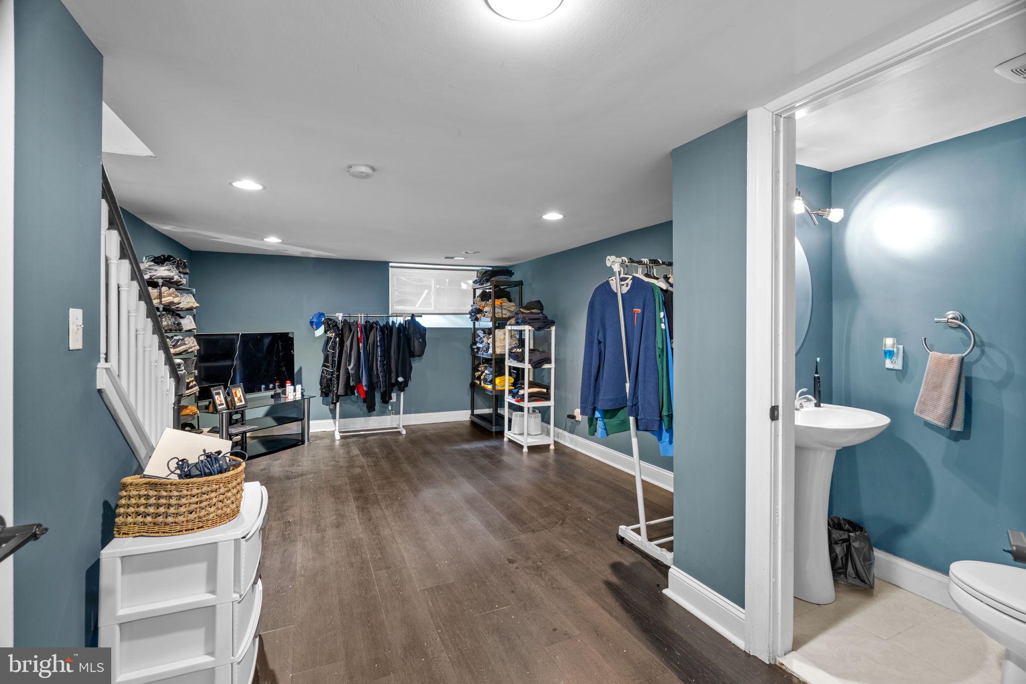 FAIRMOUNT - Residential