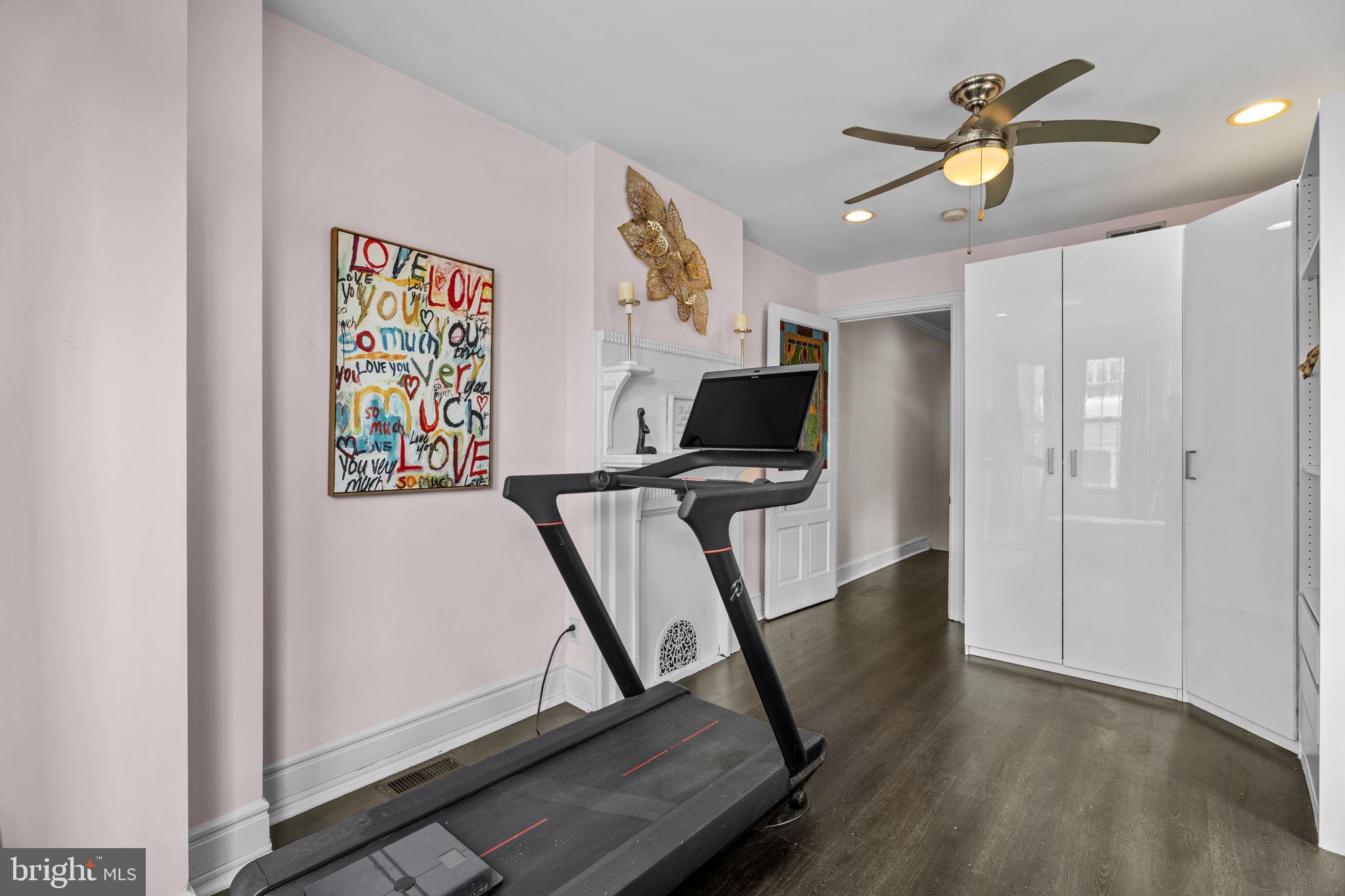 FAIRMOUNT - Residential