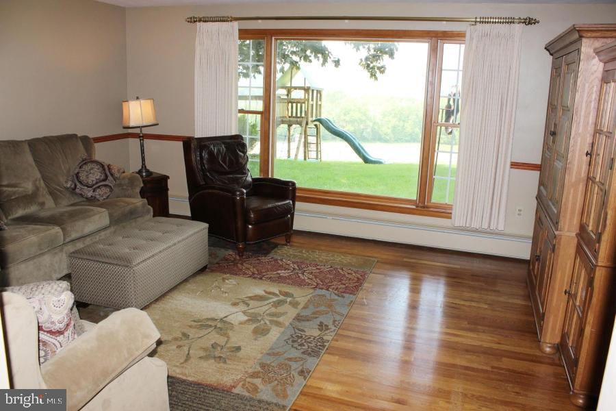 WHITE OAK - Residential