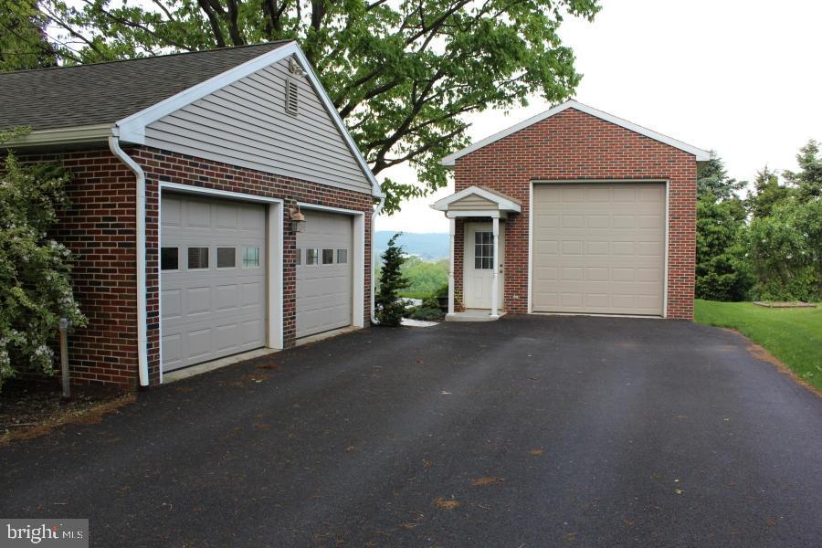 WHITE OAK - Residential
