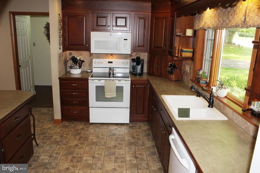 WHITE OAK - Residential