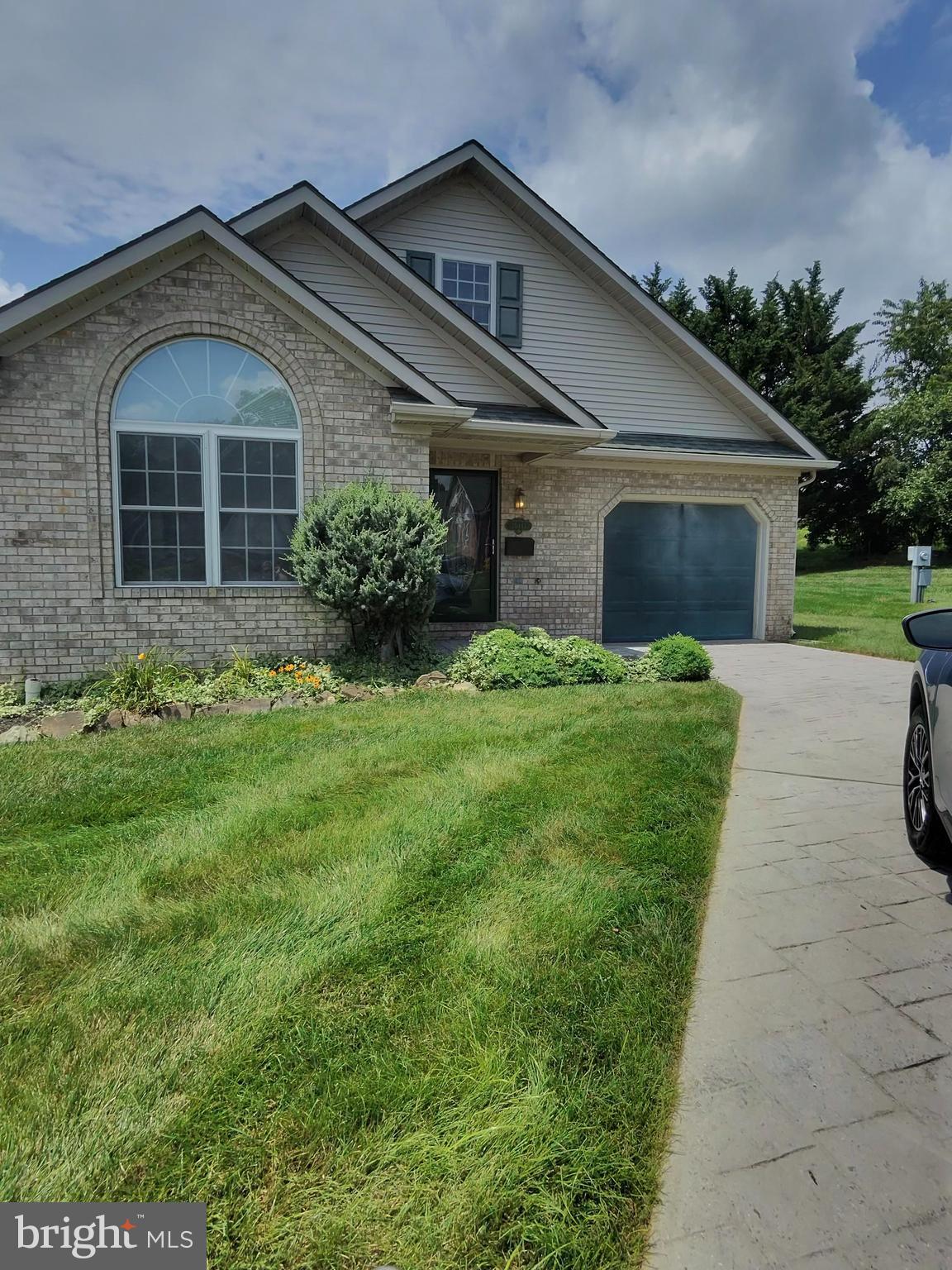 KINGS CREST - Residential Lease