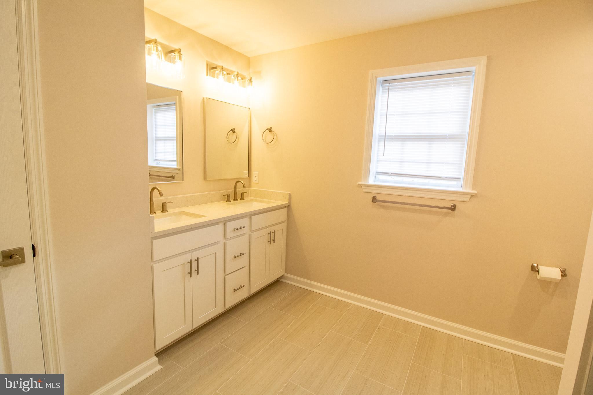 BAYWOOD - Residential