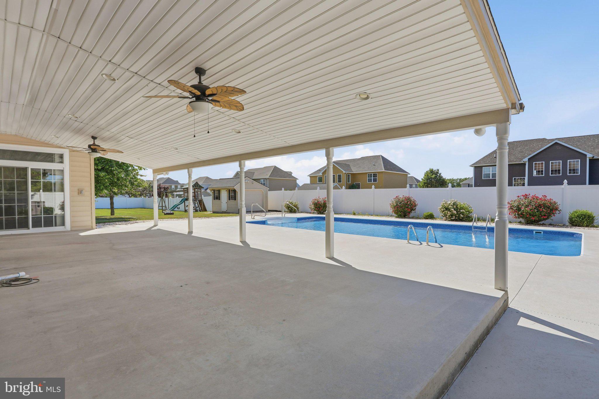 GRAND POINT CROSSING - Residential