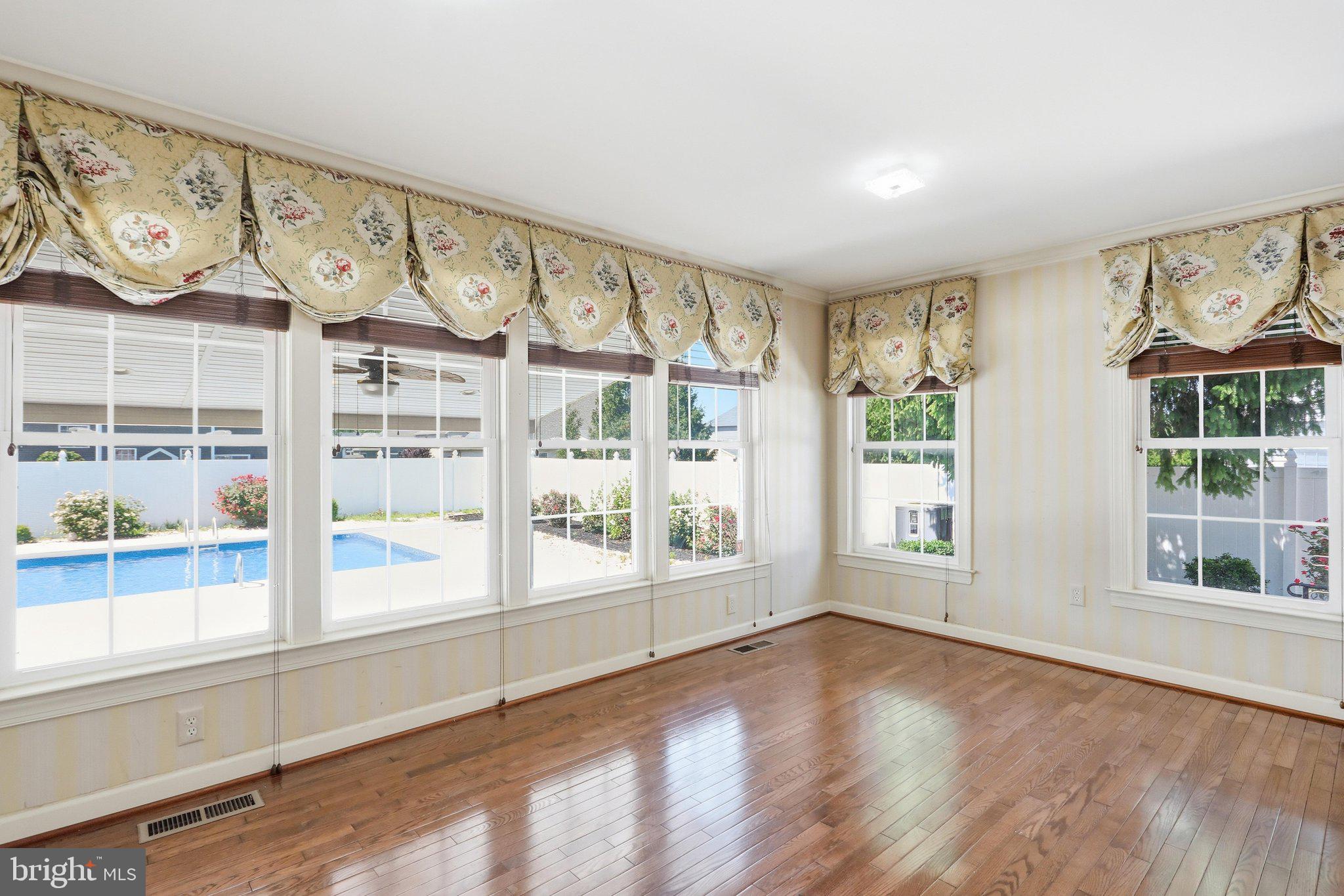 GRAND POINT CROSSING - Residential
