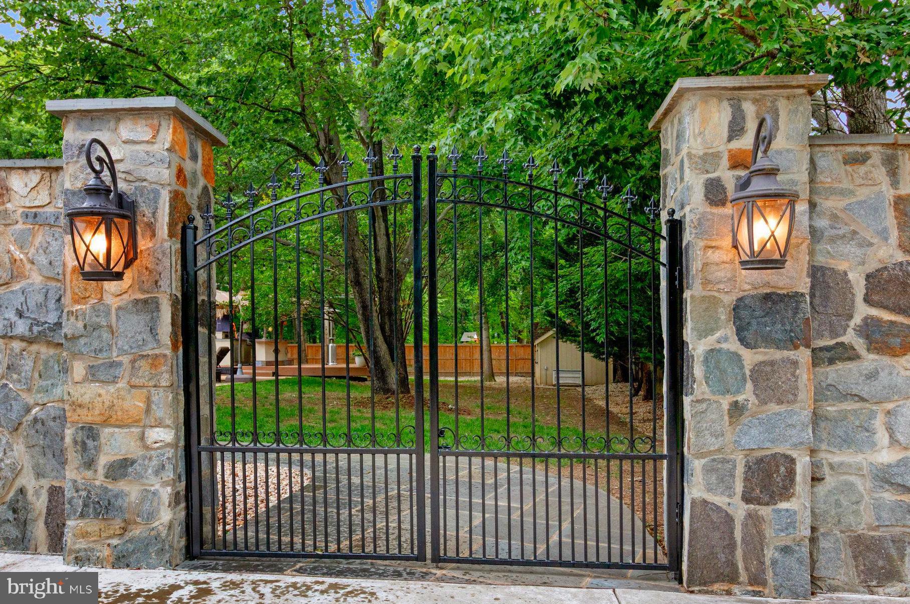 HYBLA VALLEY FARMS - Residential