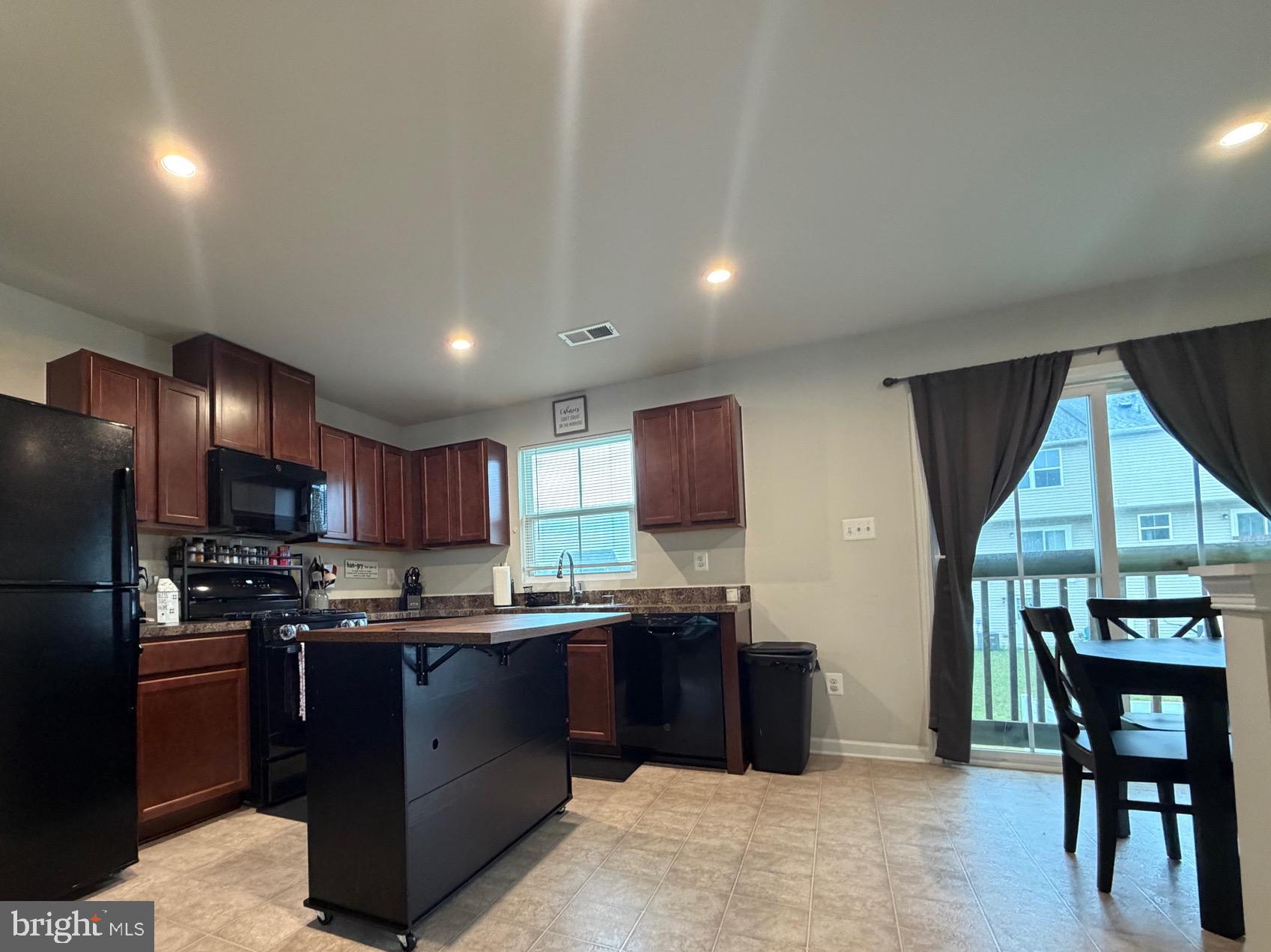 THE LAKES AT MARTINSBURG - Residential