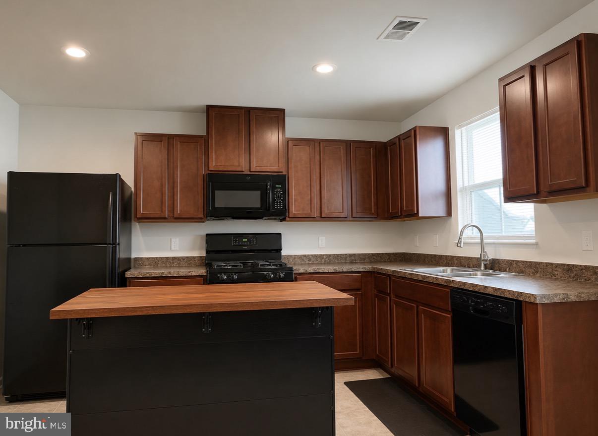 THE LAKES AT MARTINSBURG - Residential